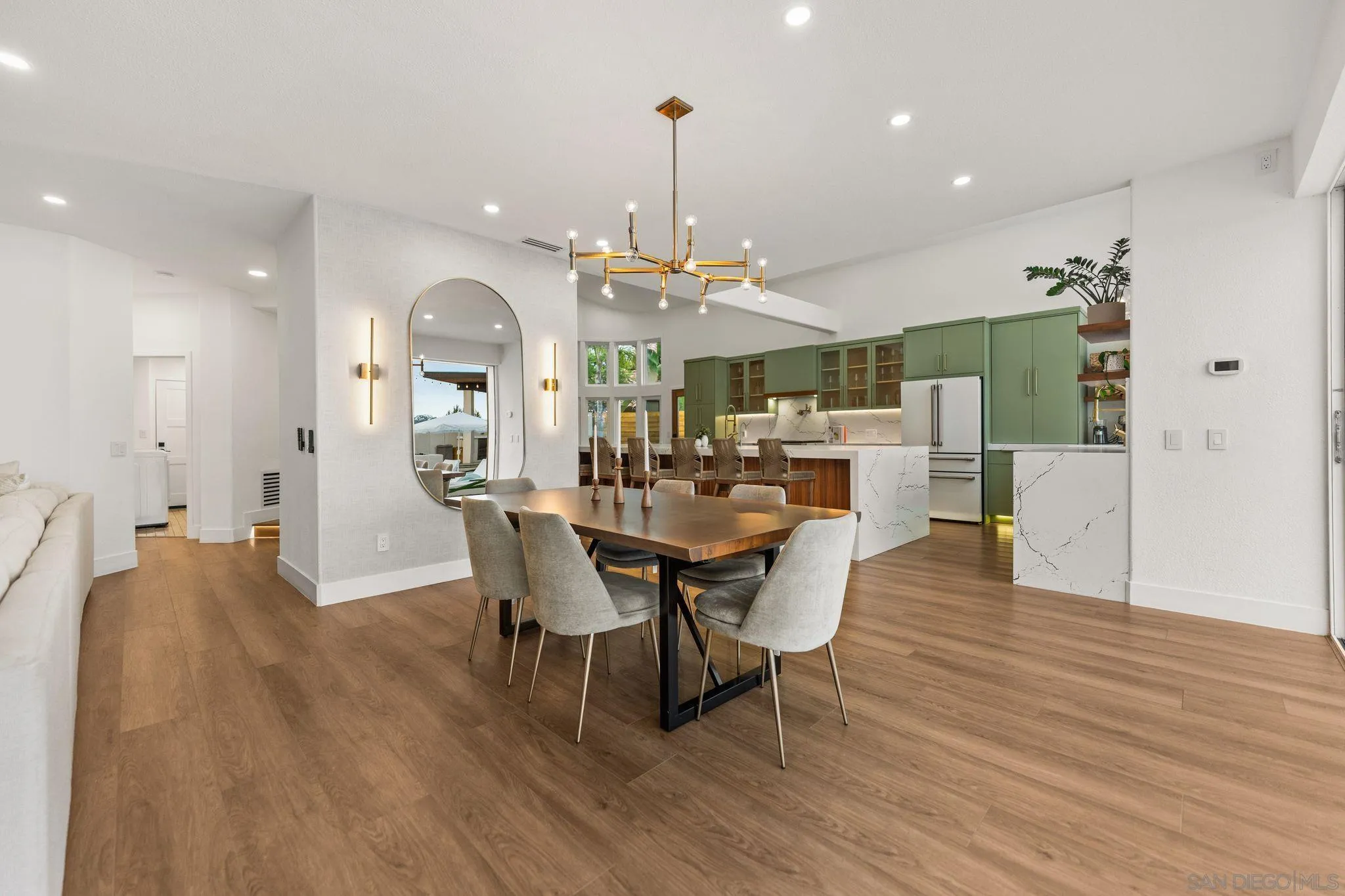 https://cdn.realtyfeed.com/cdn/127/260016888/75a93673307b2fc8b9c37a644ec4d9de.webp