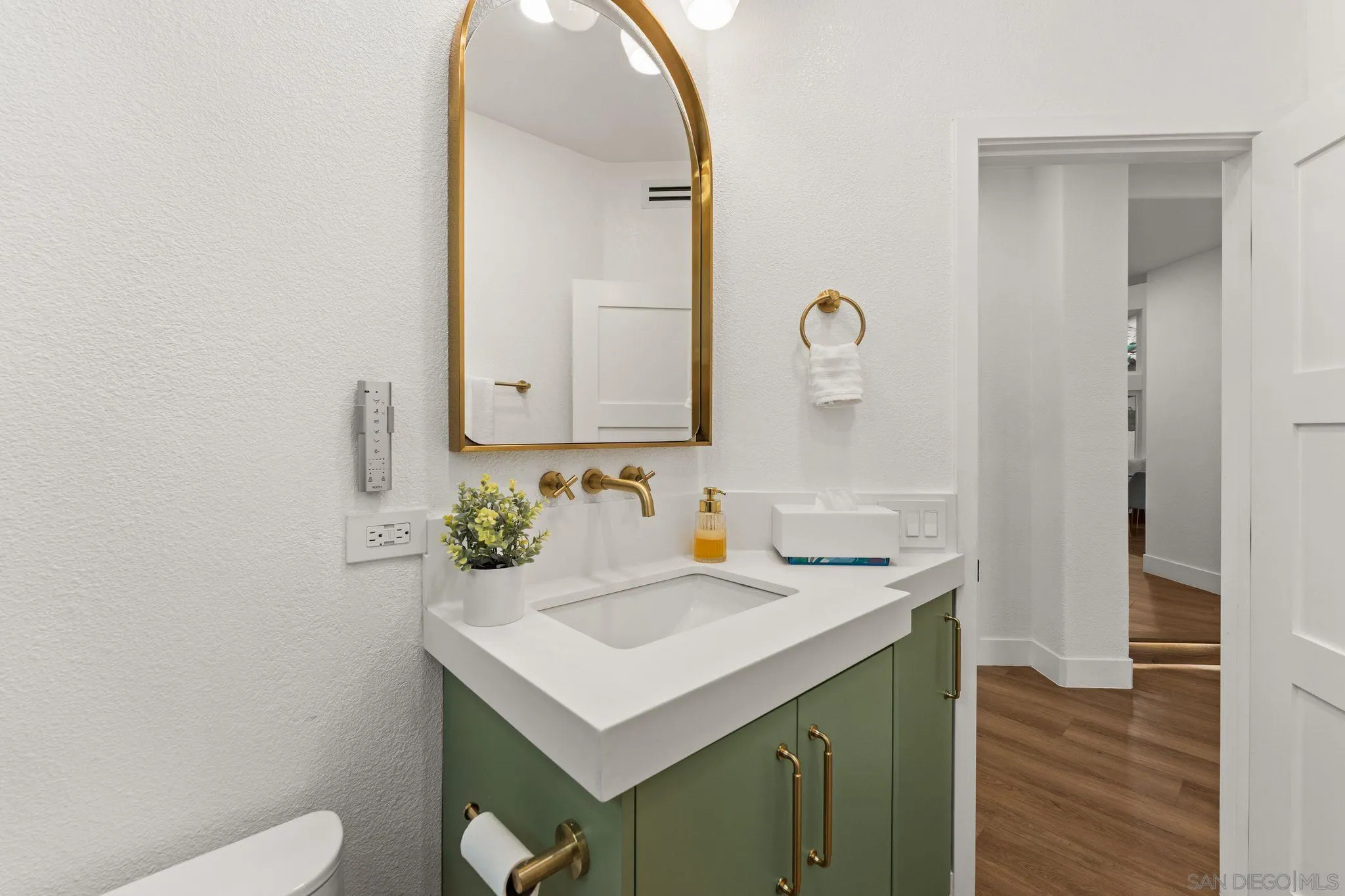 https://cdn.realtyfeed.com/cdn/127/260016888/97ff1d339dd2e39d066c4dc6868a1e23.webp