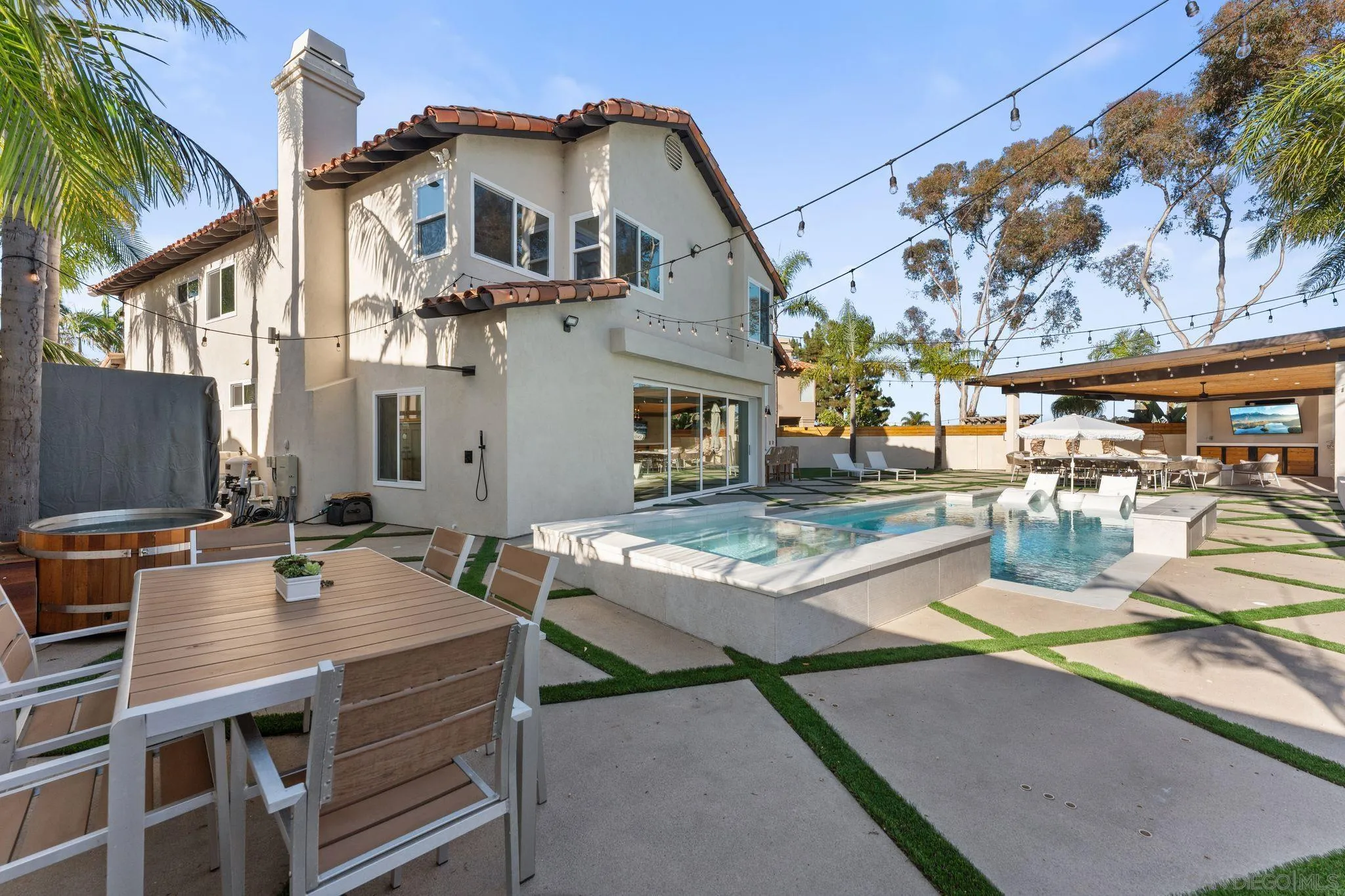 https://cdn.realtyfeed.com/cdn/127/260016888/bbf16816b021494e2fb786294f8d6386.webp