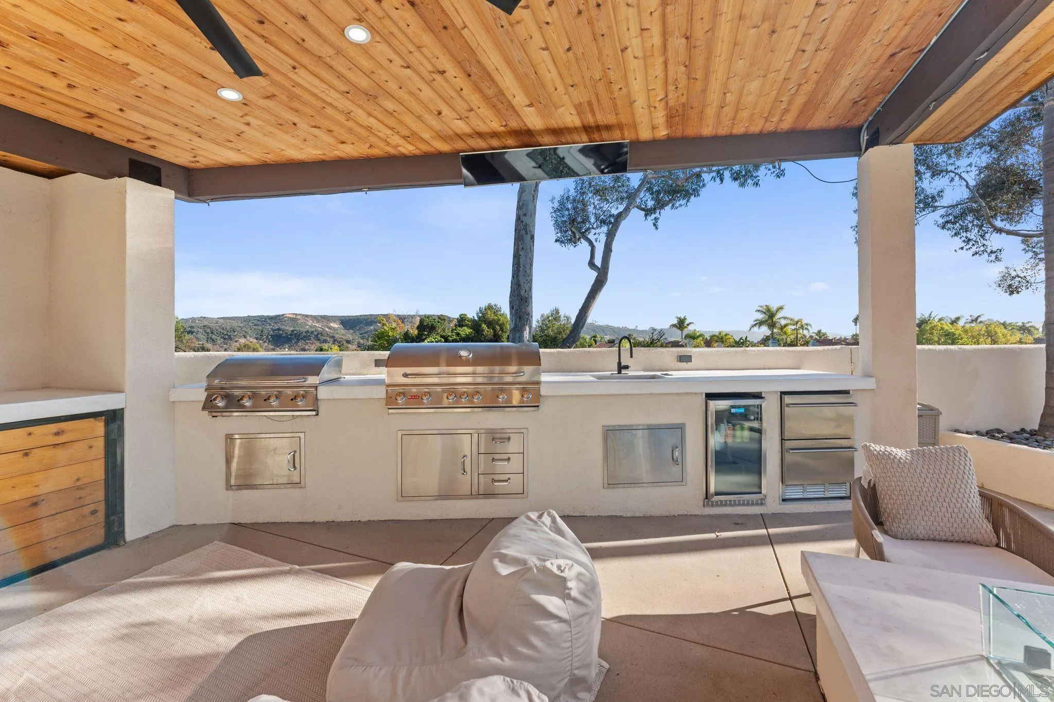https://cdn.realtyfeed.com/cdn/127/260016888/c5e8b0c292c025b90f2430b2abc4aa3e.webp