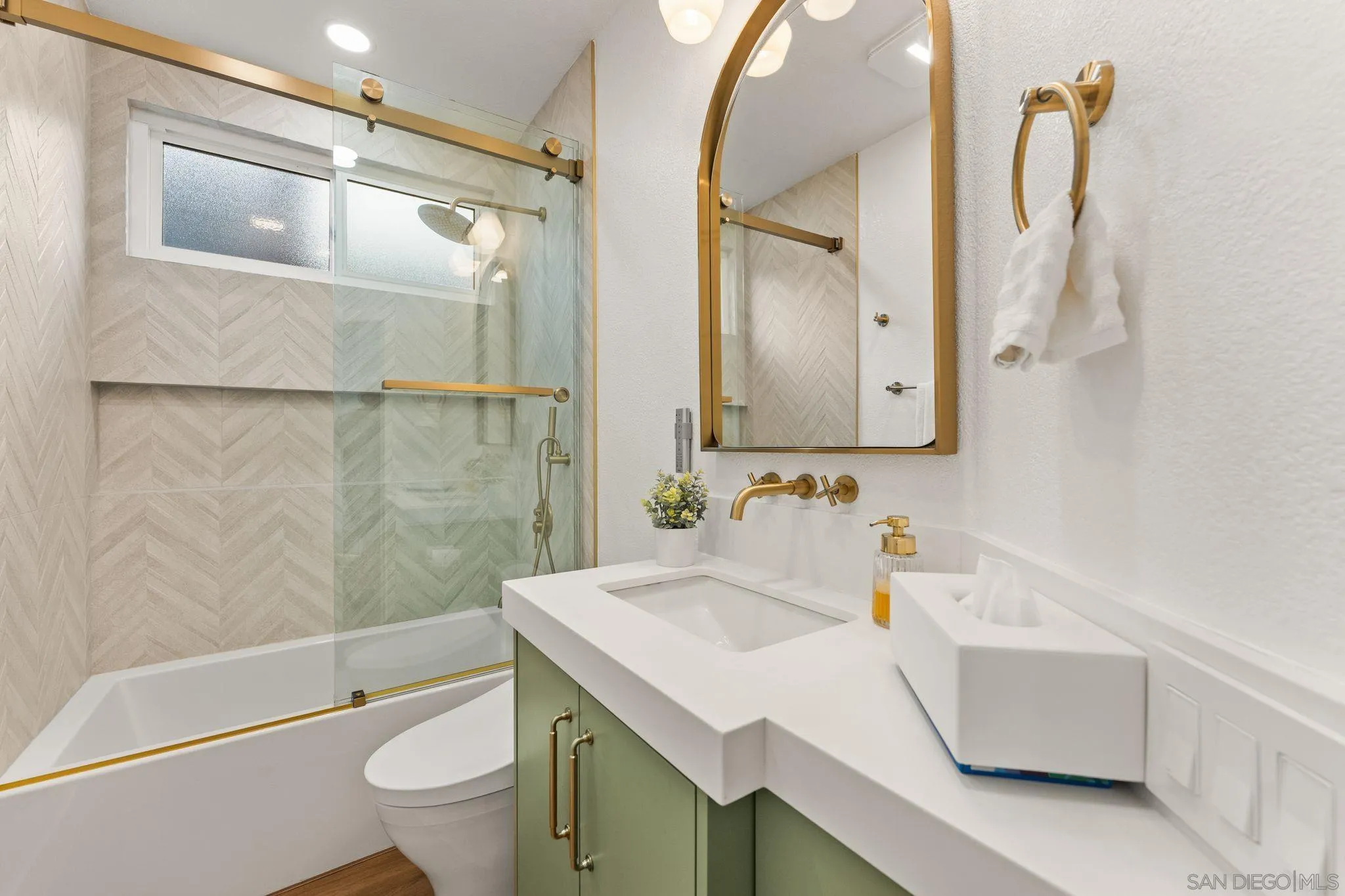 https://cdn.realtyfeed.com/cdn/127/260016888/c906b16a27e1ecdd30a5d48e63c2cd64.webp