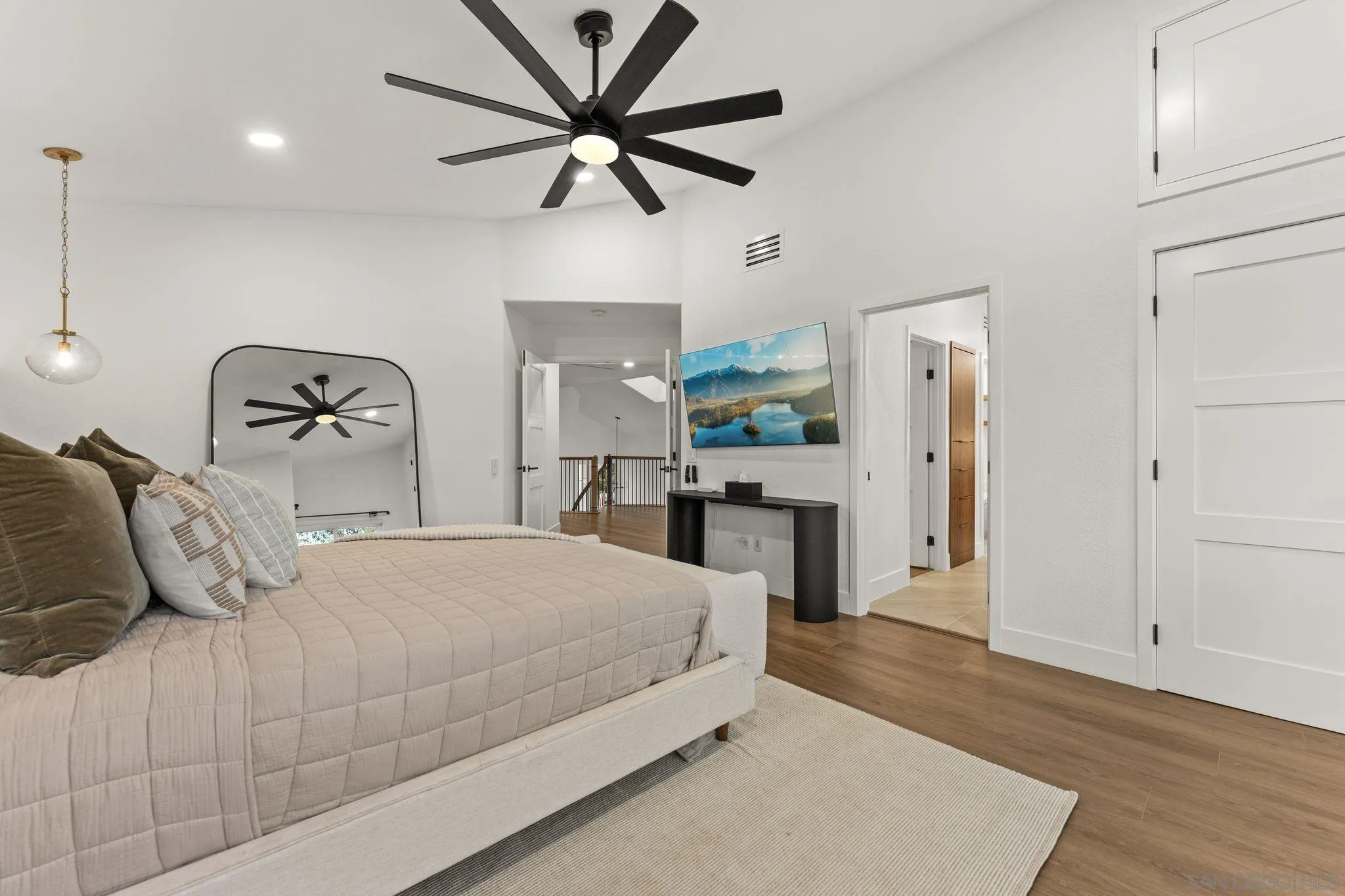https://cdn.realtyfeed.com/cdn/127/260016888/e7f3febf628be251acd9091f604bc029.webp