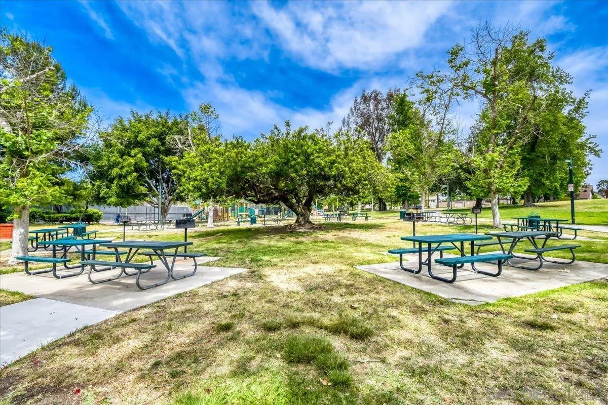 https://cdn.realtyfeed.com/cdn/127/260016892/339d57e878899484bbf3c673594e92c2.webp