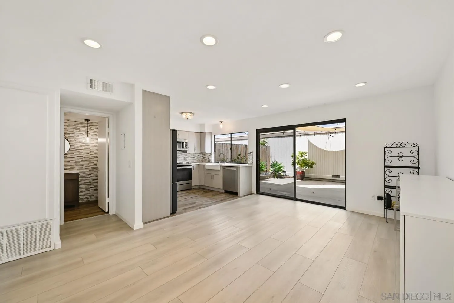 Photo #14: 260016893 Listing: Photo #14