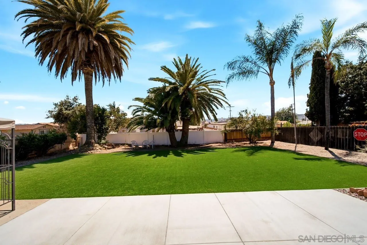 https://cdn.realtyfeed.com/cdn/127/260016894/6baa2c31ae71c601686ace95695c54c1.webp