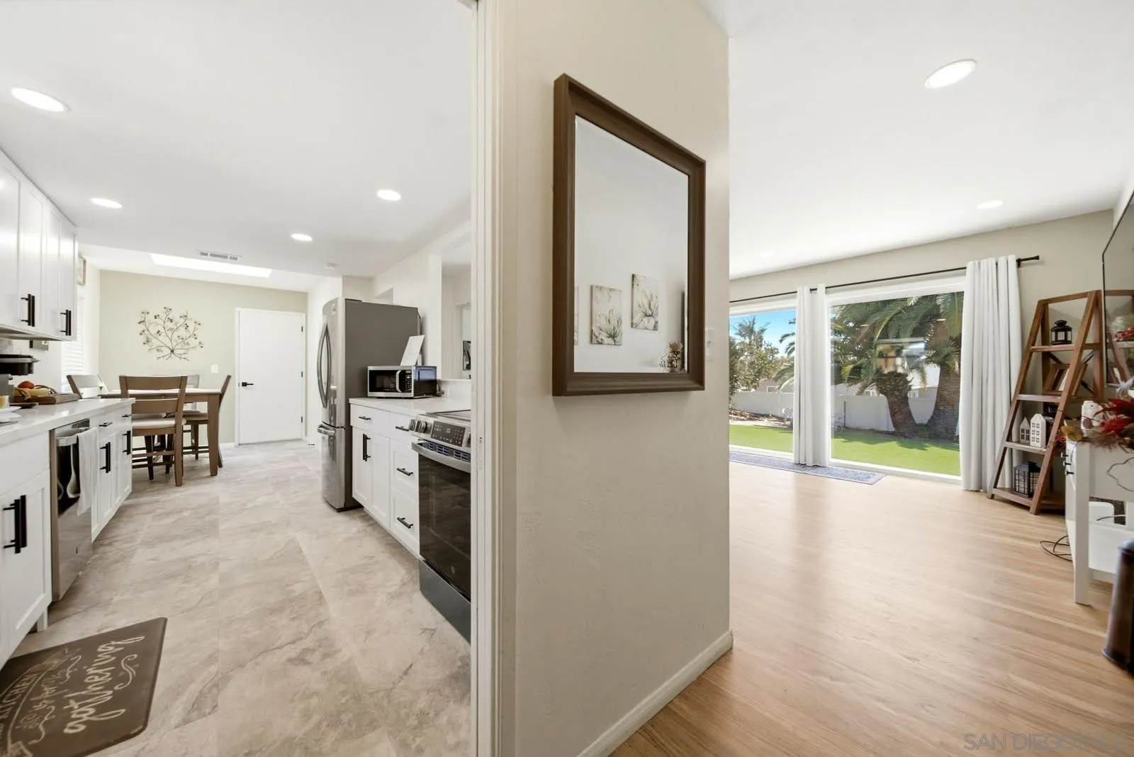 https://cdn.realtyfeed.com/cdn/127/260016894/7e3292b3df06d4e54fc84c9e86067aa4.webp