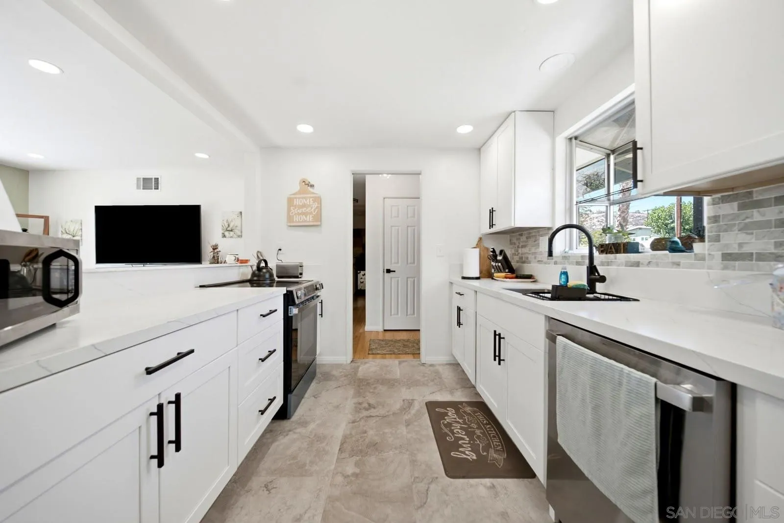 https://cdn.realtyfeed.com/cdn/127/260016894/bfc9489c86c380a3cff7a4f0f83c1686.webp