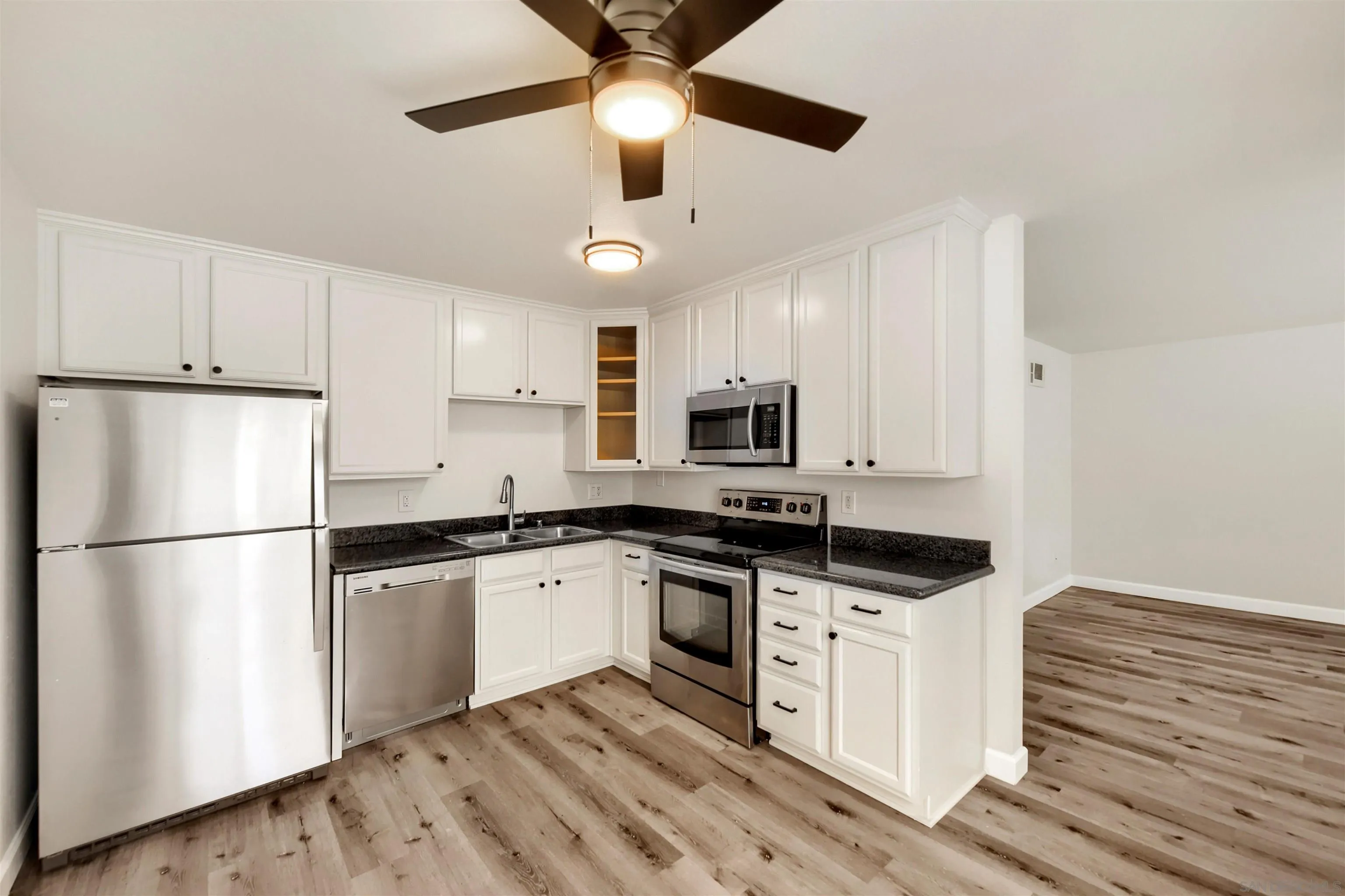 Photo #8: 260016895 Listing: Photo #8