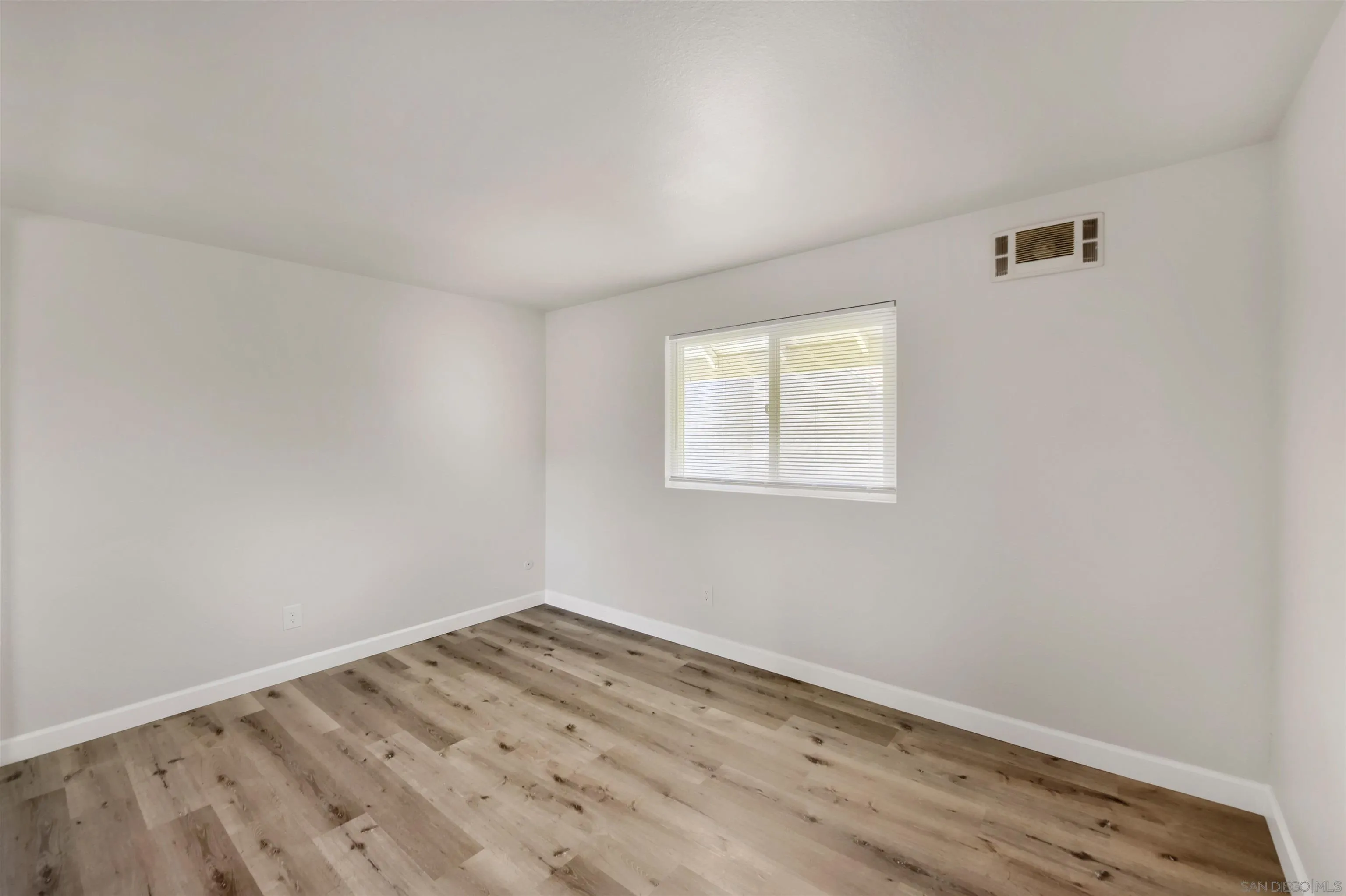 Photo #11: 260016895 Listing: Photo #11