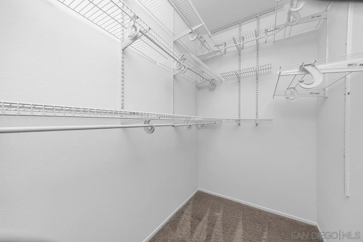 https://cdn.realtyfeed.com/cdn/127/260016901/ce0e69346c0c7855aa5a6a2d3d650e68.webp