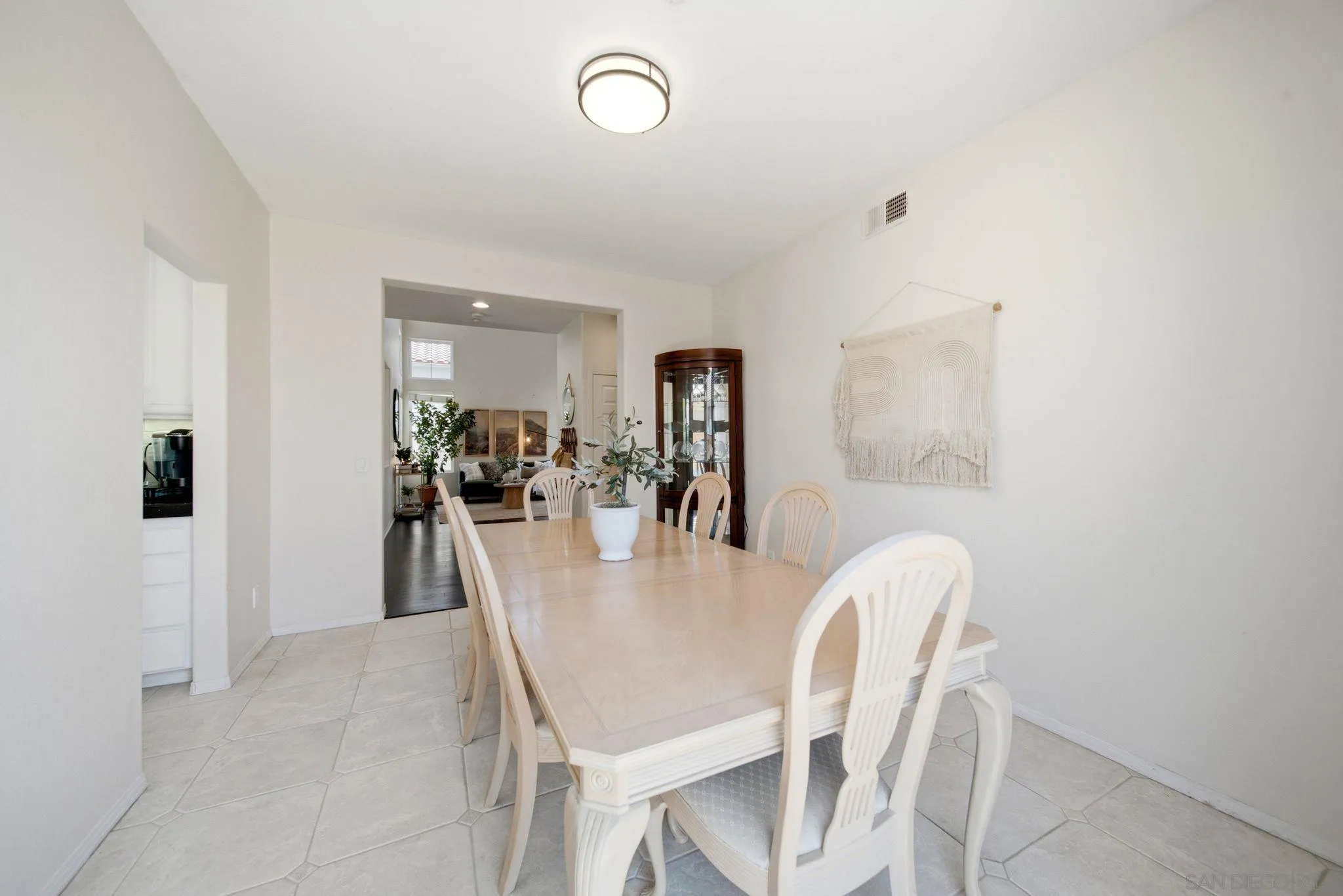 https://cdn.realtyfeed.com/cdn/127/260016903/5ffa5f10270ca417d478a5ce6e10118a.webp