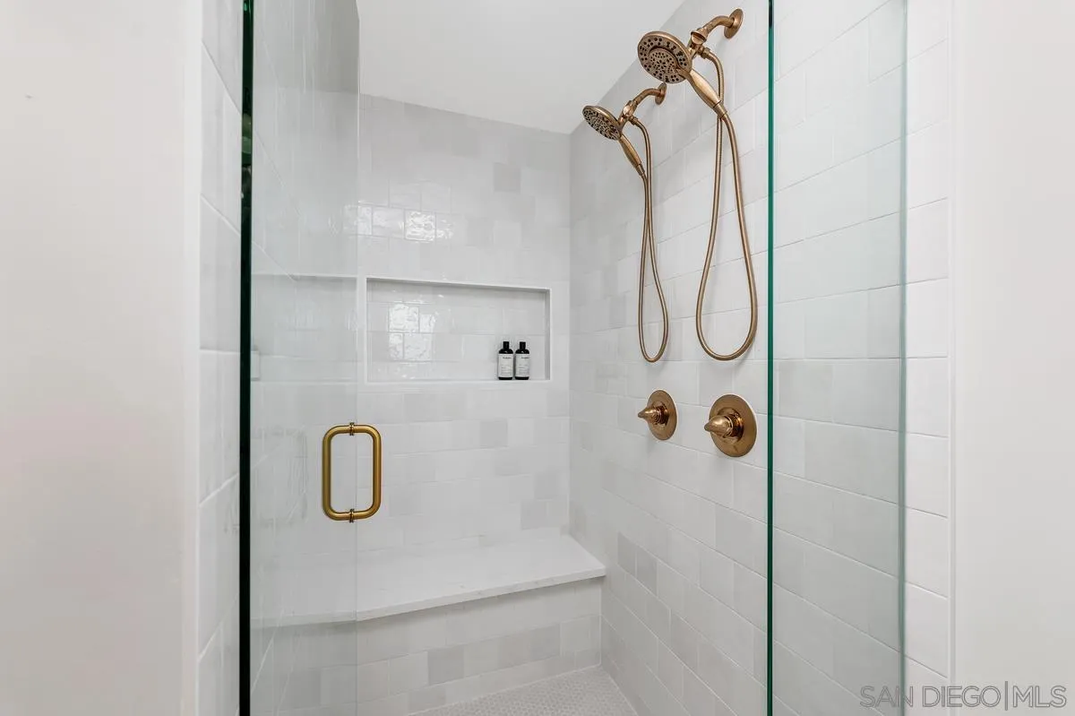 https://cdn.realtyfeed.com/cdn/127/260016907/76c39811012381406a9f562ceaea1ec4.webp