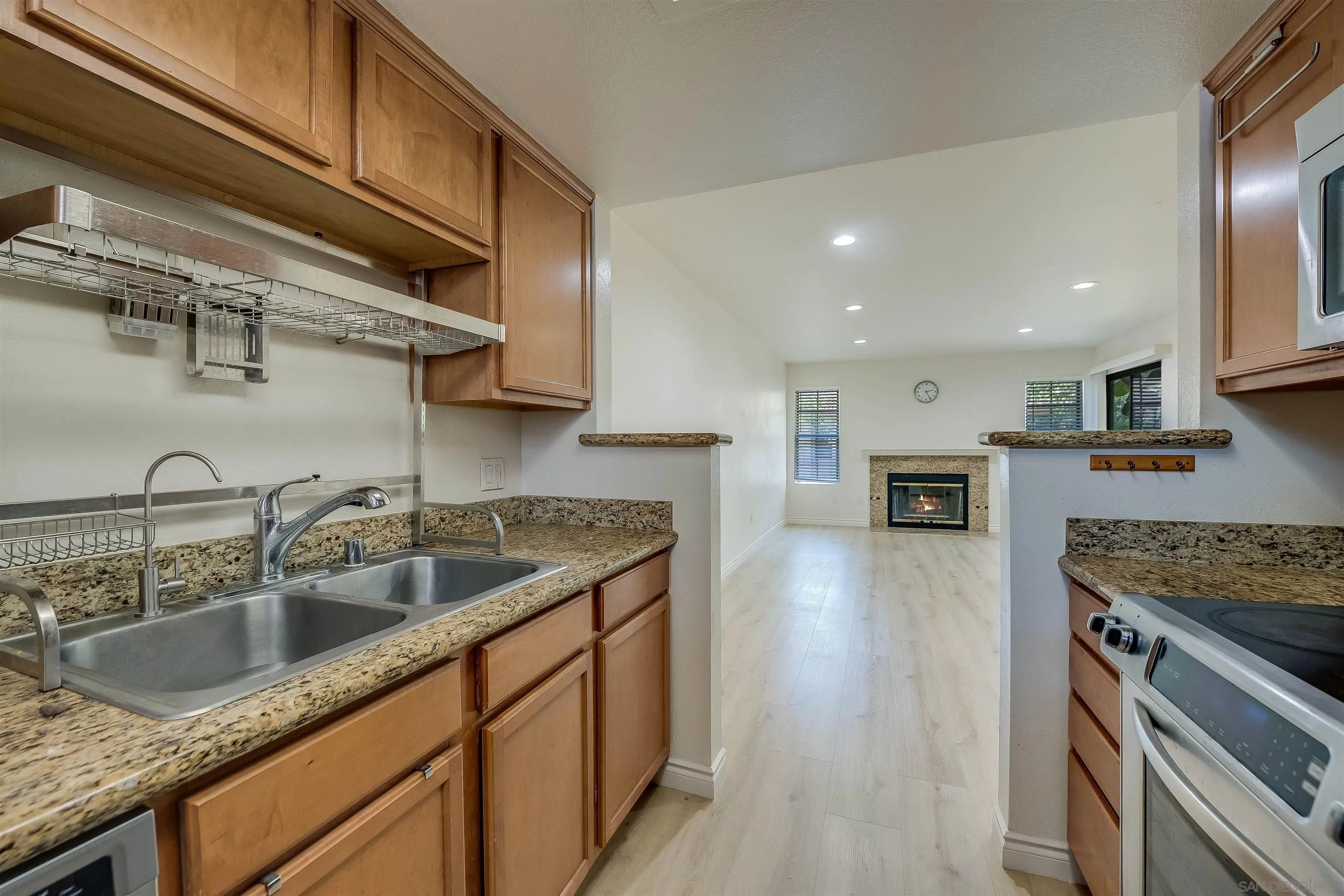 Photo #14: 260016913 Listing: Photo #14