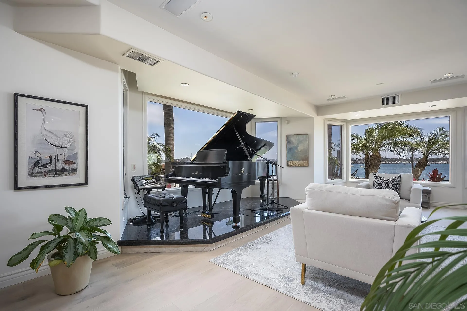 https://cdn.realtyfeed.com/cdn/127/260016916/0401a2f71090012503223d0d3826d661.webp
