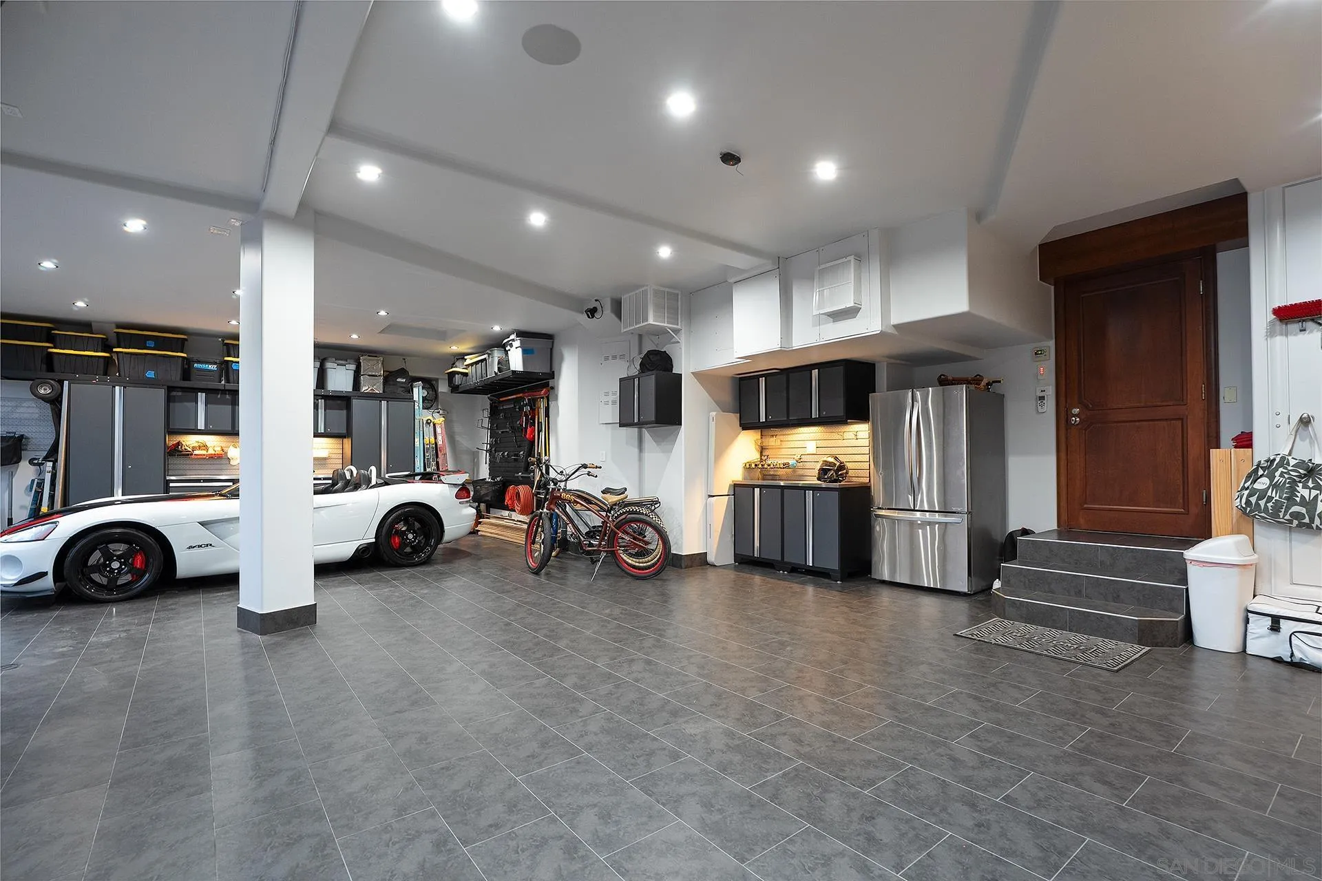https://cdn.realtyfeed.com/cdn/127/260016916/06972bf4ceafeba3a1698e5ebdfcca7d.webp