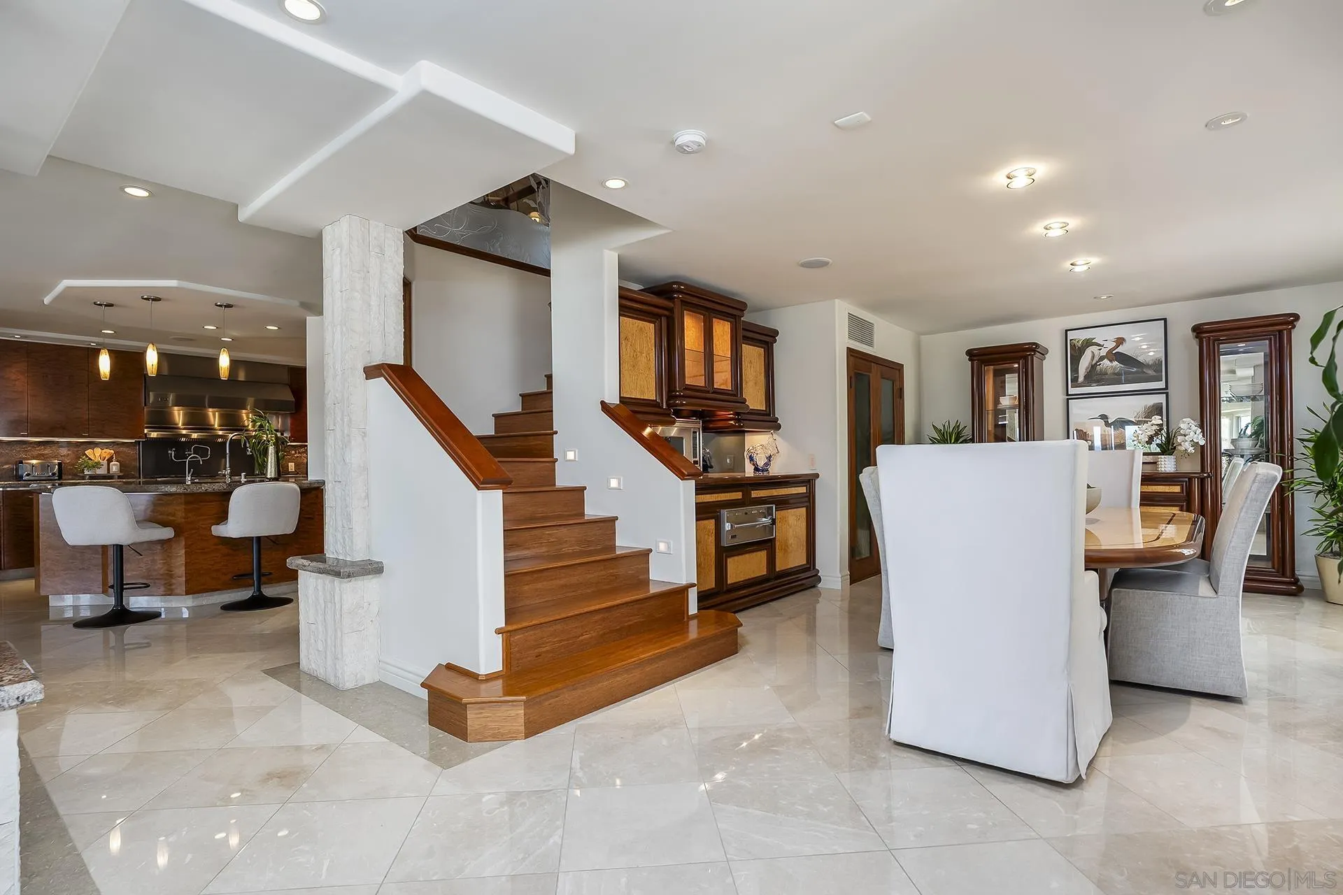 https://cdn.realtyfeed.com/cdn/127/260016916/3a51fb951e6f4cb0c1d1328e3e5bbff2.webp