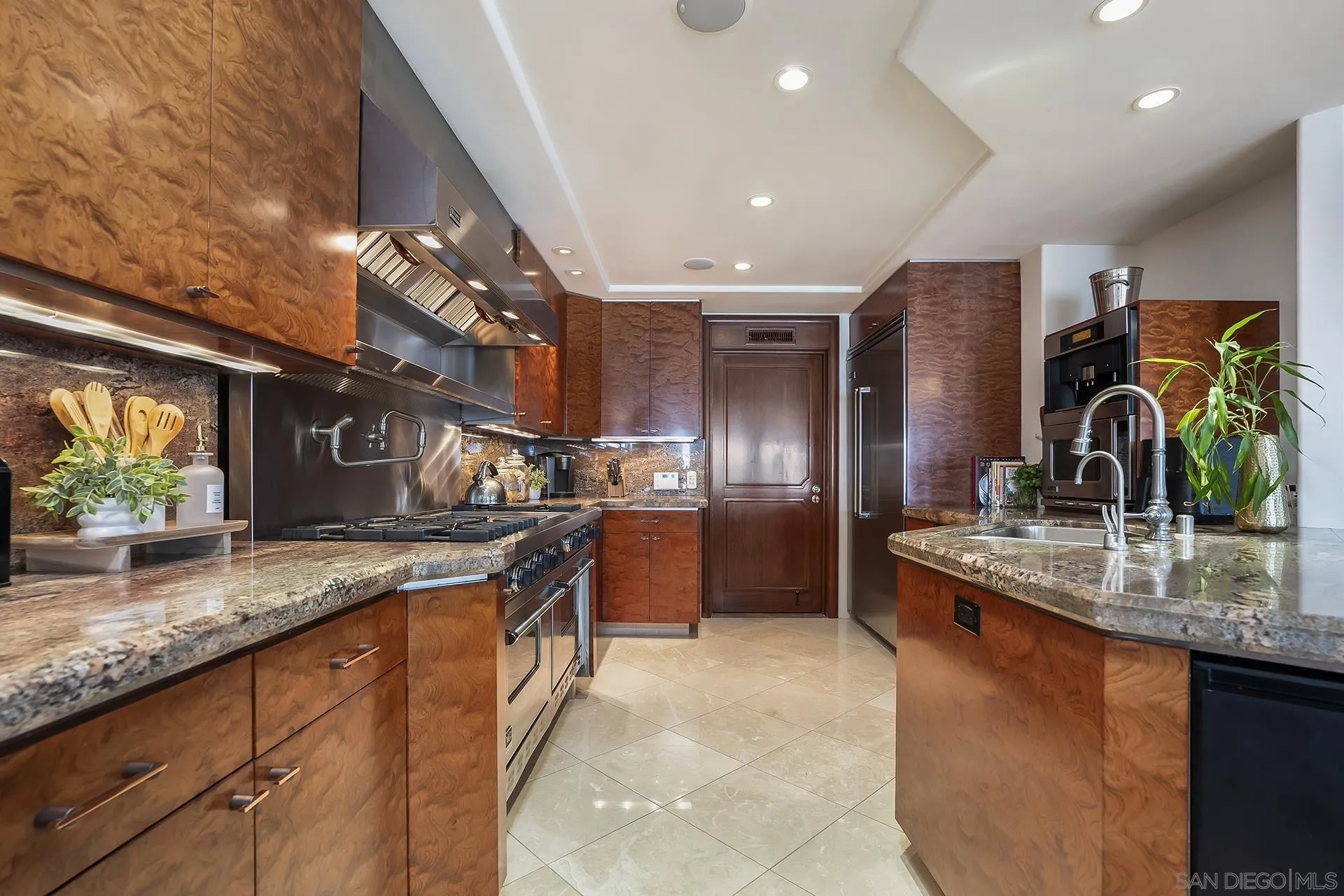 https://cdn.realtyfeed.com/cdn/127/260016916/5320106a1cbd6244e7b995c677642e50.webp