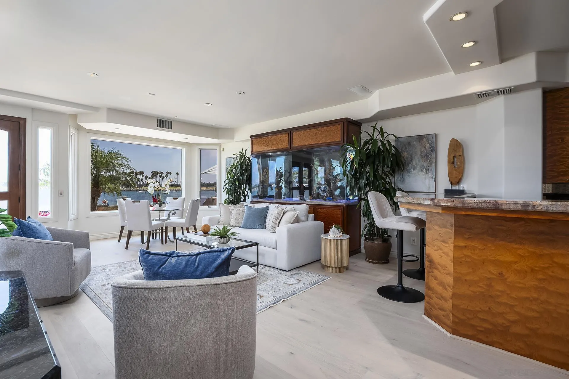 https://cdn.realtyfeed.com/cdn/127/260016916/75f85f42af67c4daca6216be83f47a35.webp