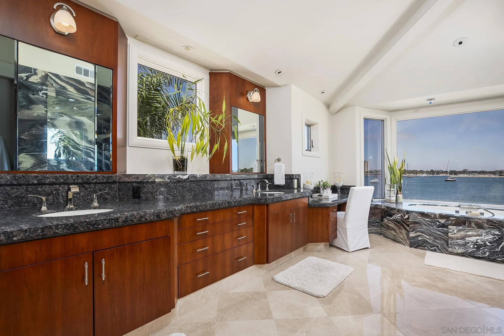 https://cdn.realtyfeed.com/cdn/127/260016916/a3e720e337f26bcf5615a4d0bb1f8476.webp