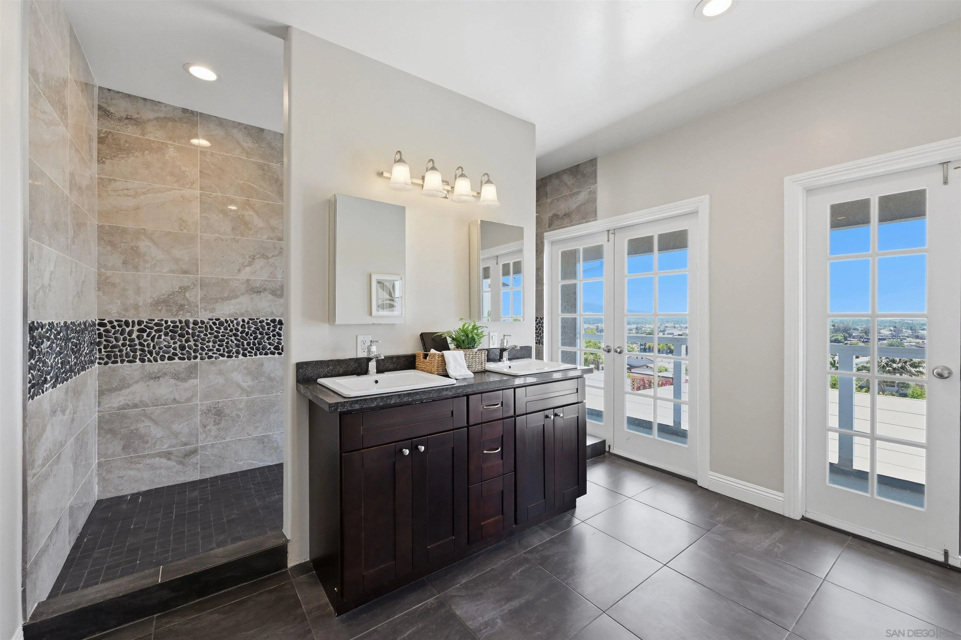 https://cdn.realtyfeed.com/cdn/127/260016925/76c5d842d246834850e9c1d5a836f8b5.webp