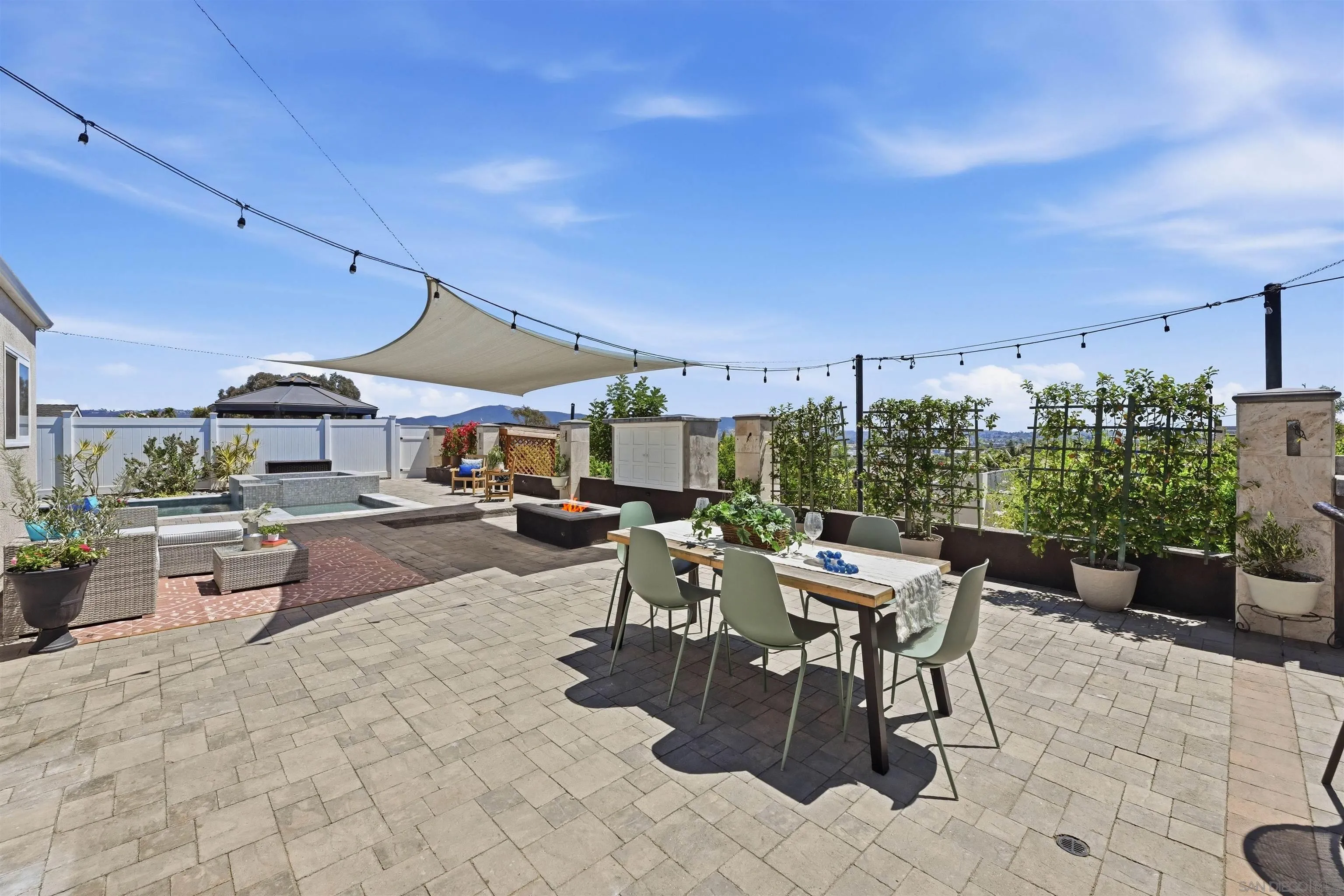 https://cdn.realtyfeed.com/cdn/127/260016925/82562accd15ea5fb1ac770addbdad0a5.webp