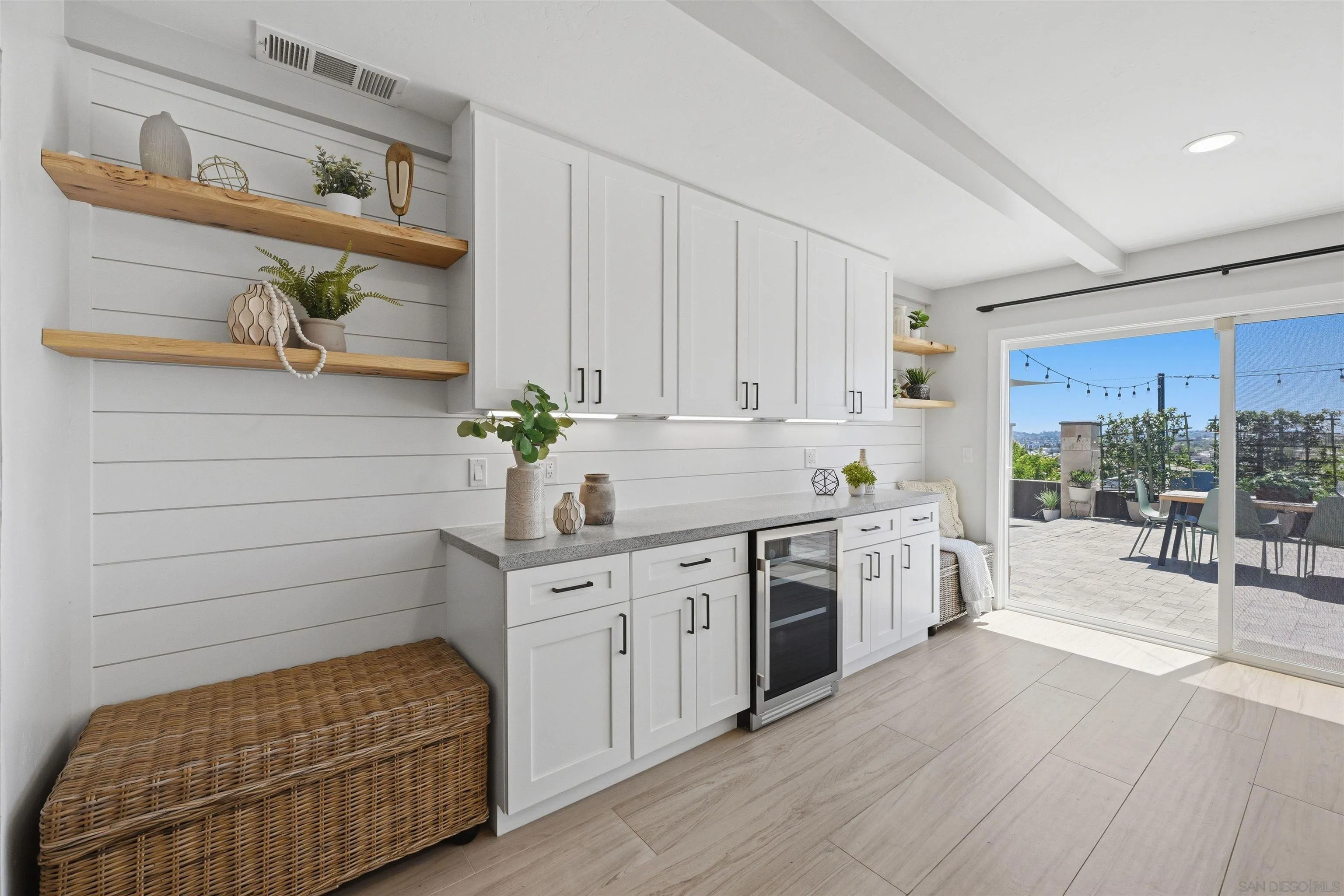 https://cdn.realtyfeed.com/cdn/127/260016925/835d186fe65cb0d52daf47dddd52821a.webp