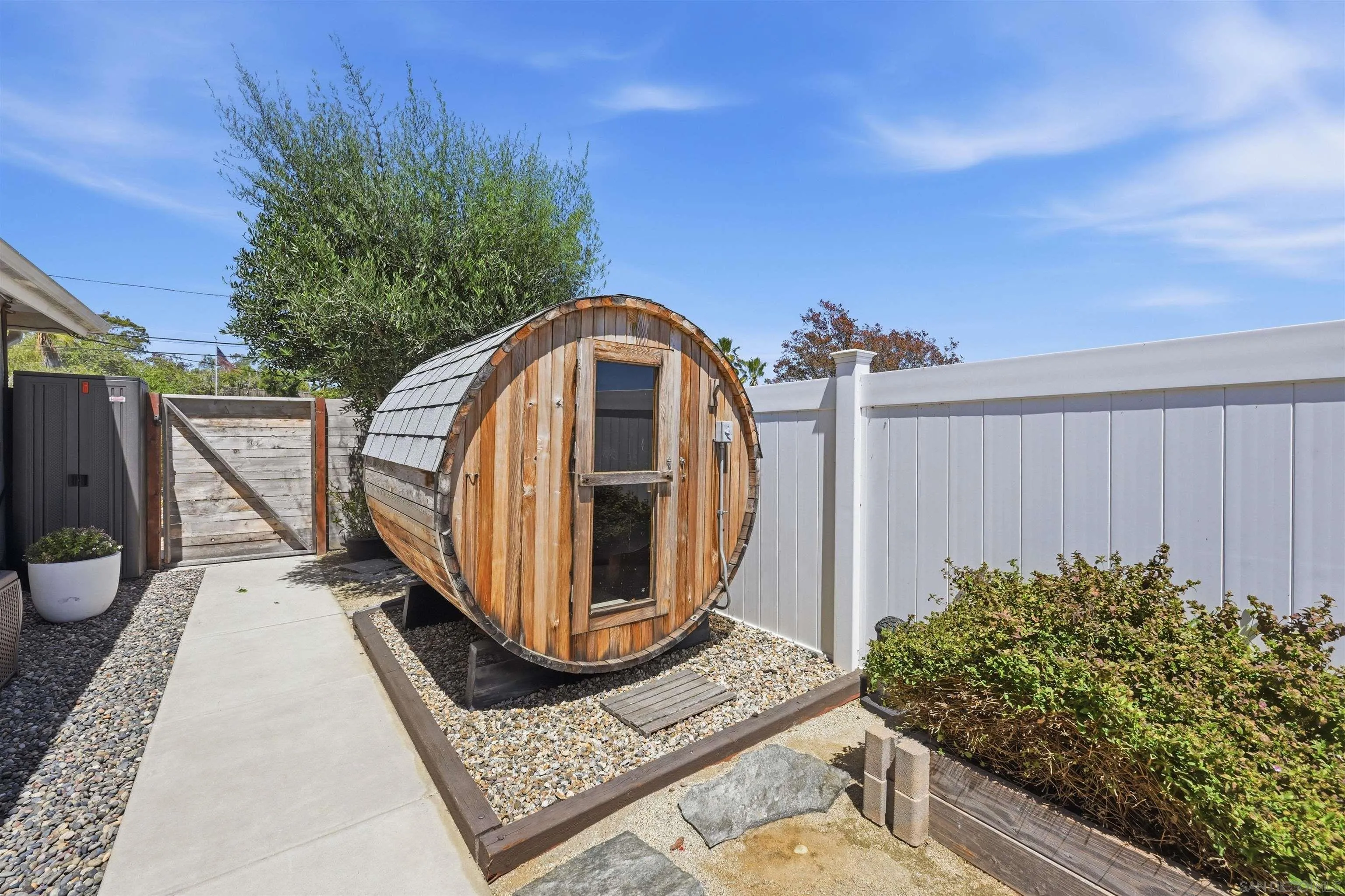 https://cdn.realtyfeed.com/cdn/127/260016925/ffd466a96b3236b2bd033c5d07fdf728.webp