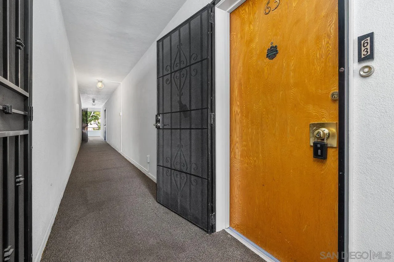 https://cdn.realtyfeed.com/cdn/127/260016932/2ebe0ef269283d27b52339c66c98e6c5.webp