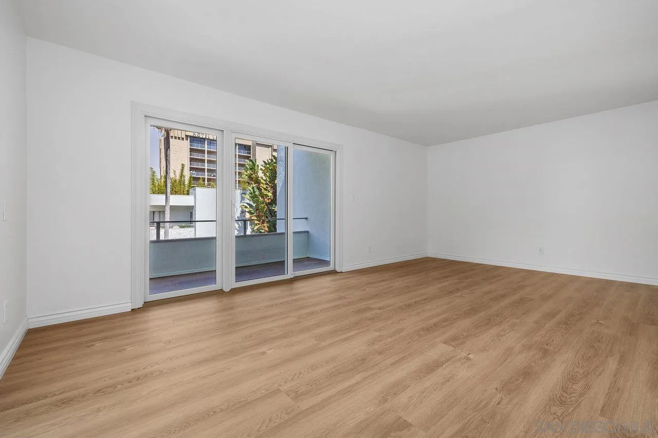 https://cdn.realtyfeed.com/cdn/127/260016932/6bbbe8145a4f43a87a052dec137069da.webp