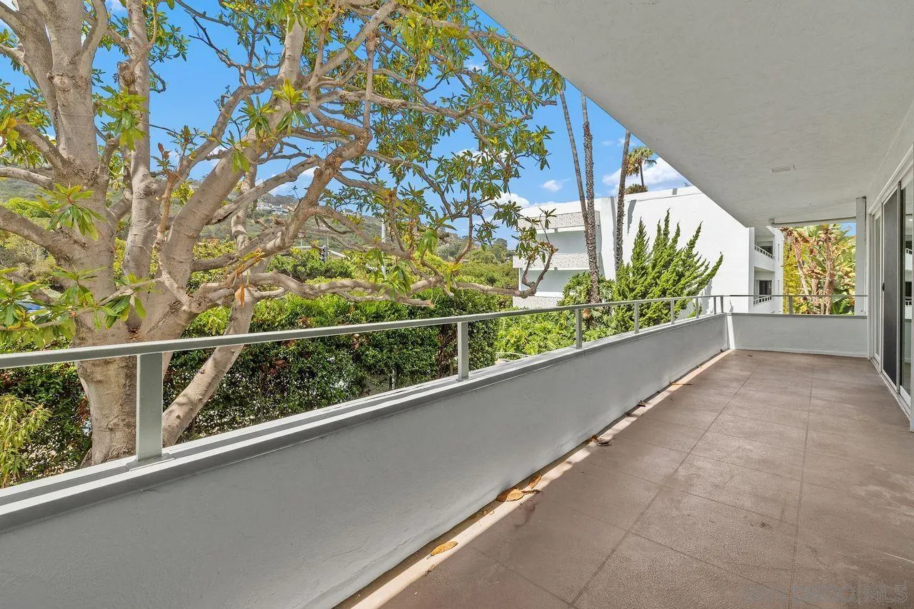 https://cdn.realtyfeed.com/cdn/127/260016932/9ec61063a8ecfaba50cb4d44ebe670f6.webp