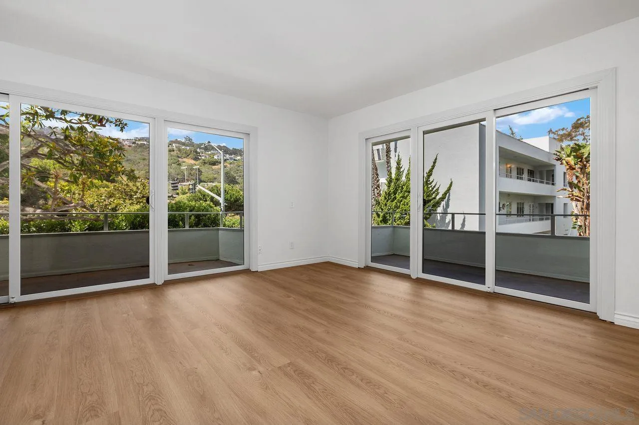 https://cdn.realtyfeed.com/cdn/127/260016932/b90c4dc2abce7042dde1112e175b3f9f.webp
