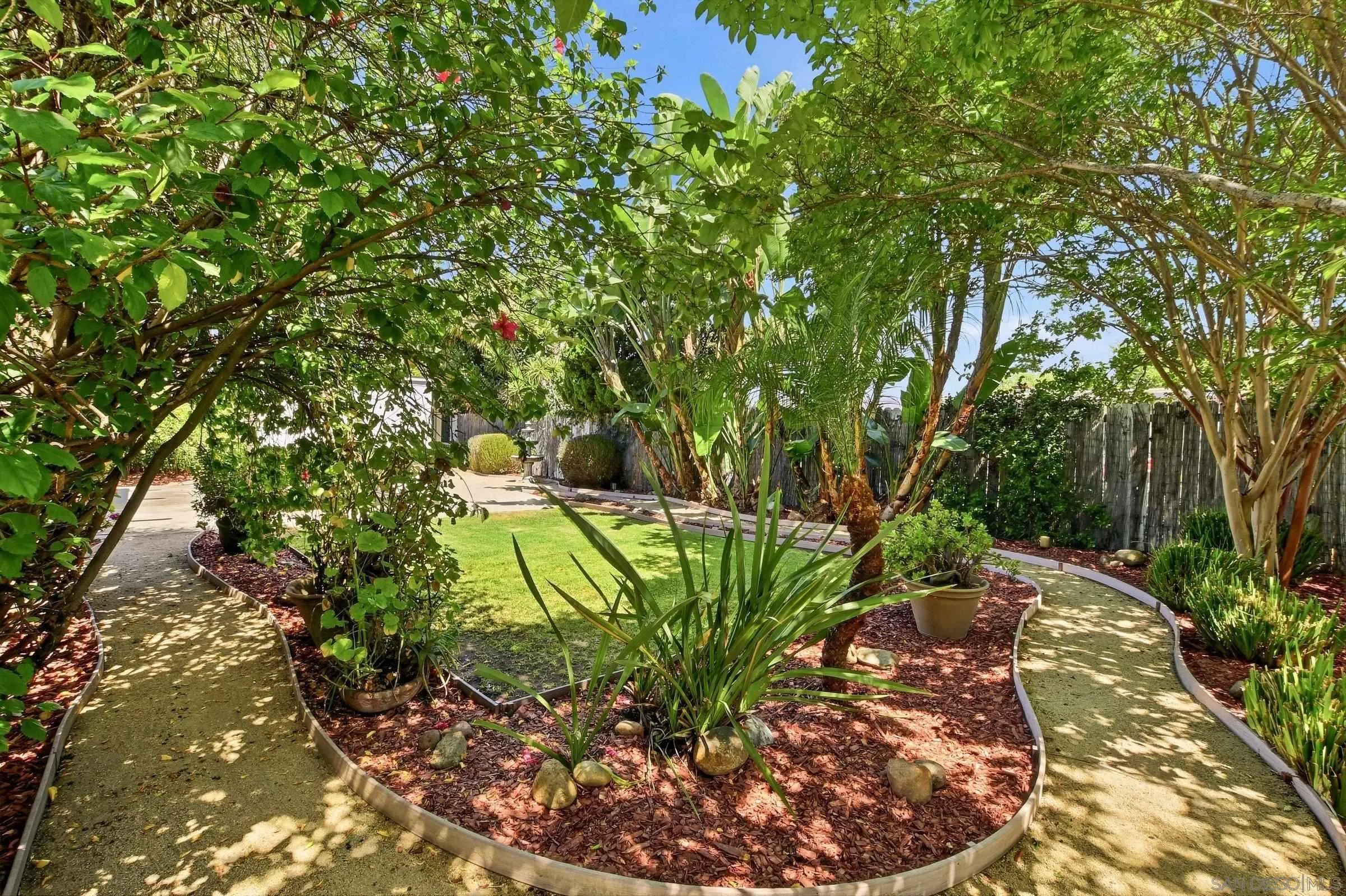 https://cdn.realtyfeed.com/cdn/127/260016936/11f0b0cde7dedf32bfdf950a8deee45b.webp