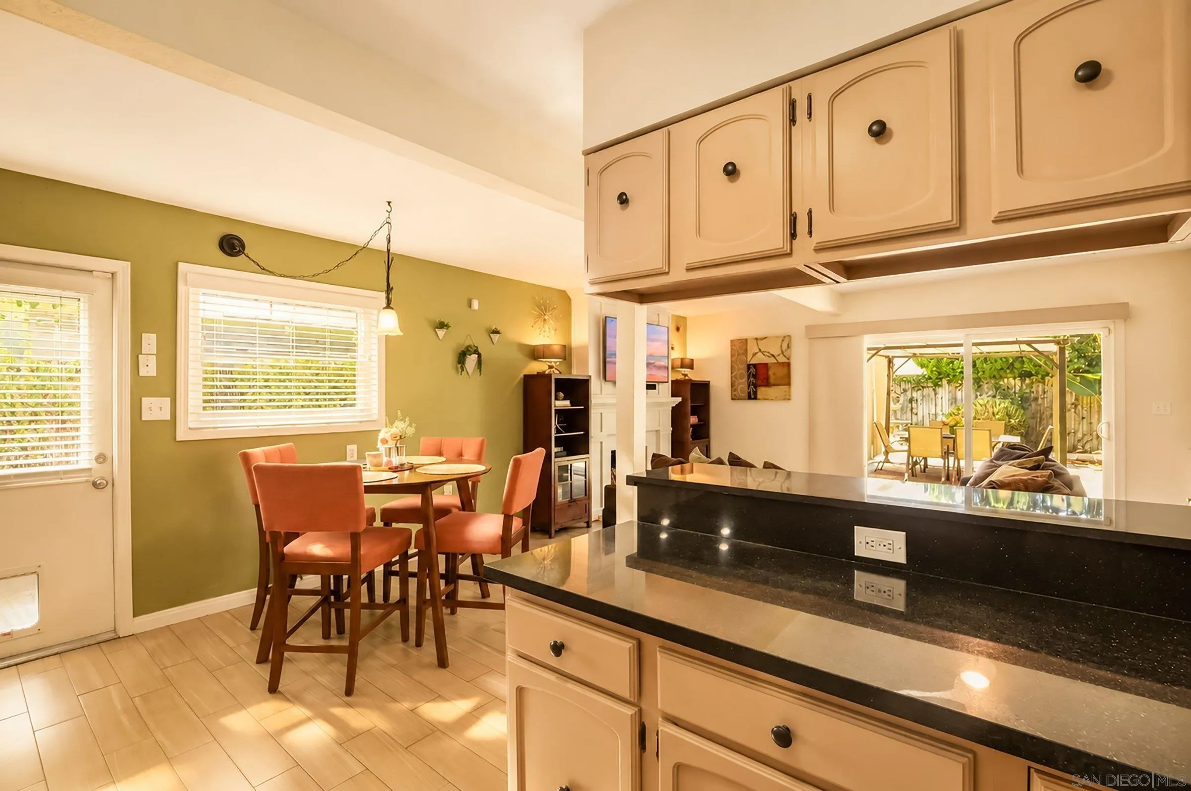 https://cdn.realtyfeed.com/cdn/127/260016936/ad45146bfad6afda869dea620eeba7cf.webp