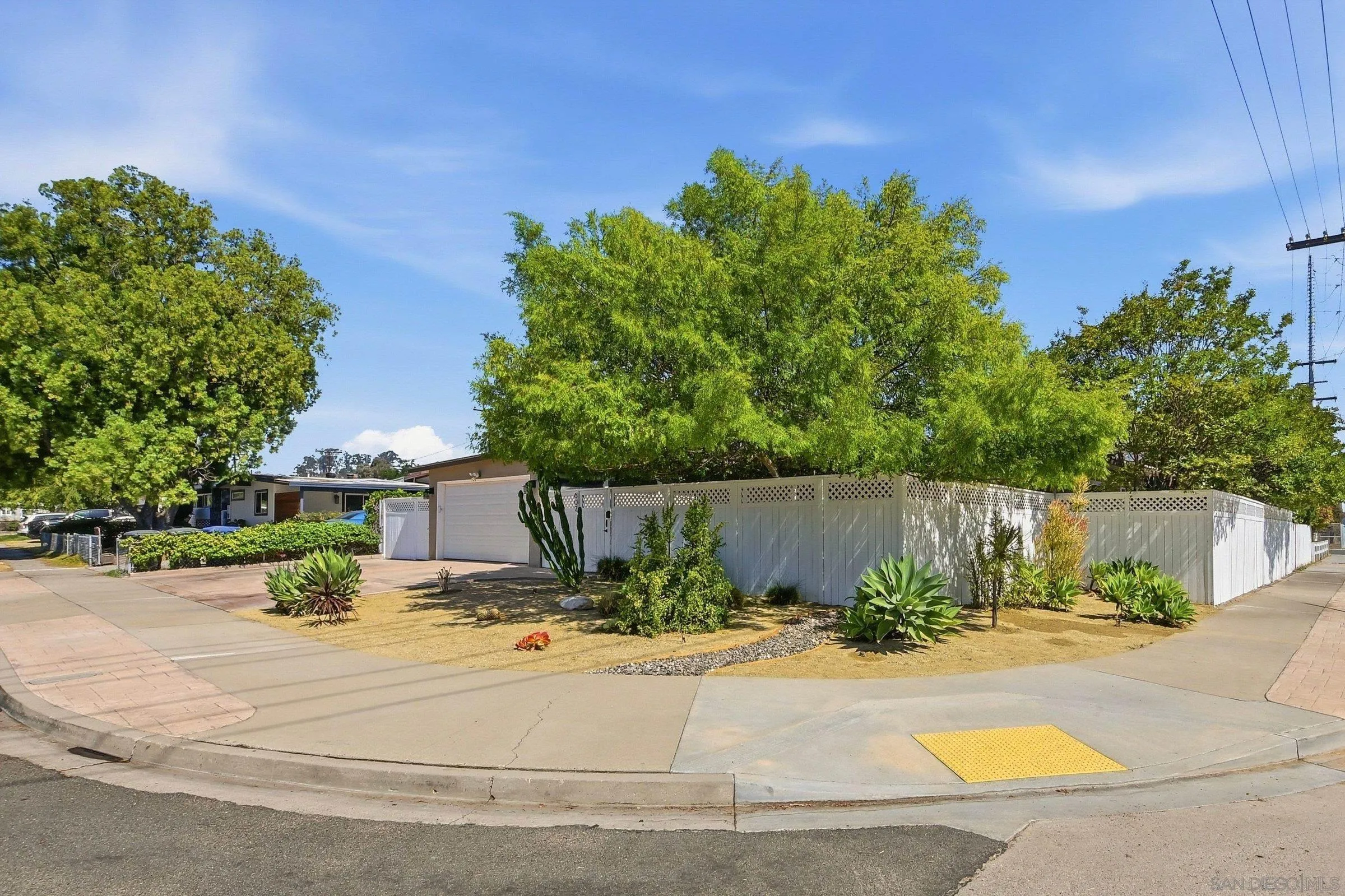 https://cdn.realtyfeed.com/cdn/127/260016936/ce2d3855b7083c46d5d3440b9add919c.webp
