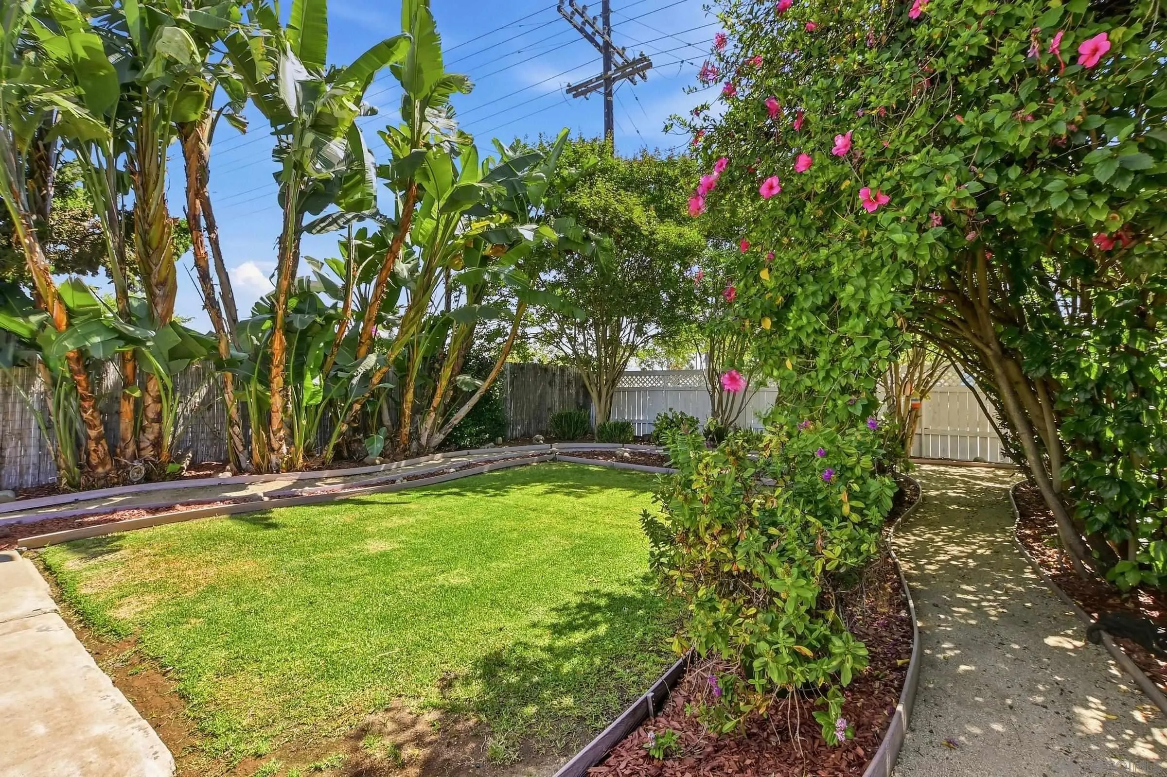 https://cdn.realtyfeed.com/cdn/127/260016936/e433b5972062c313b7f4cd3cfadddca6.webp