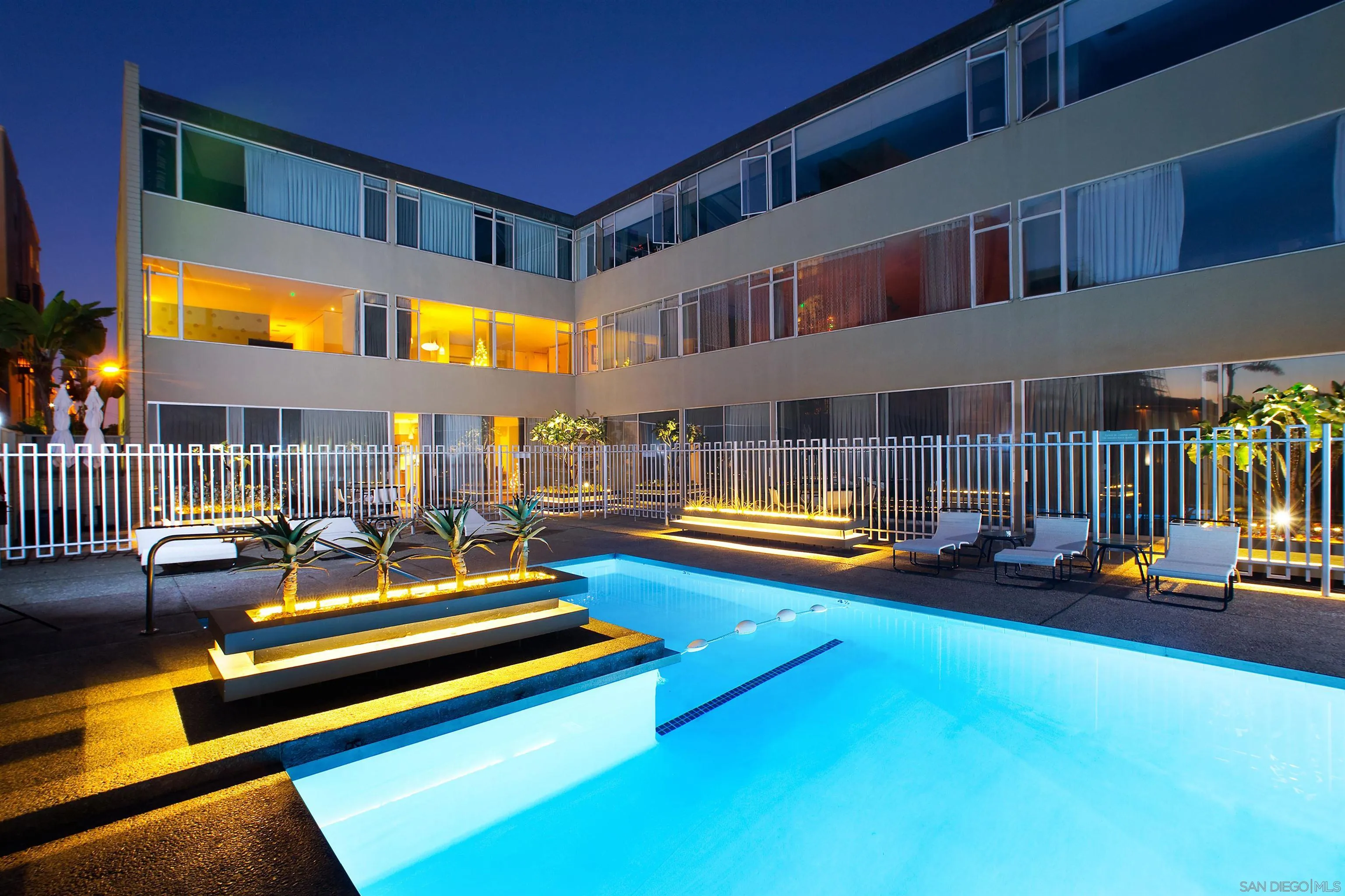 Photo #6: 260016938 Listing: Photo #6