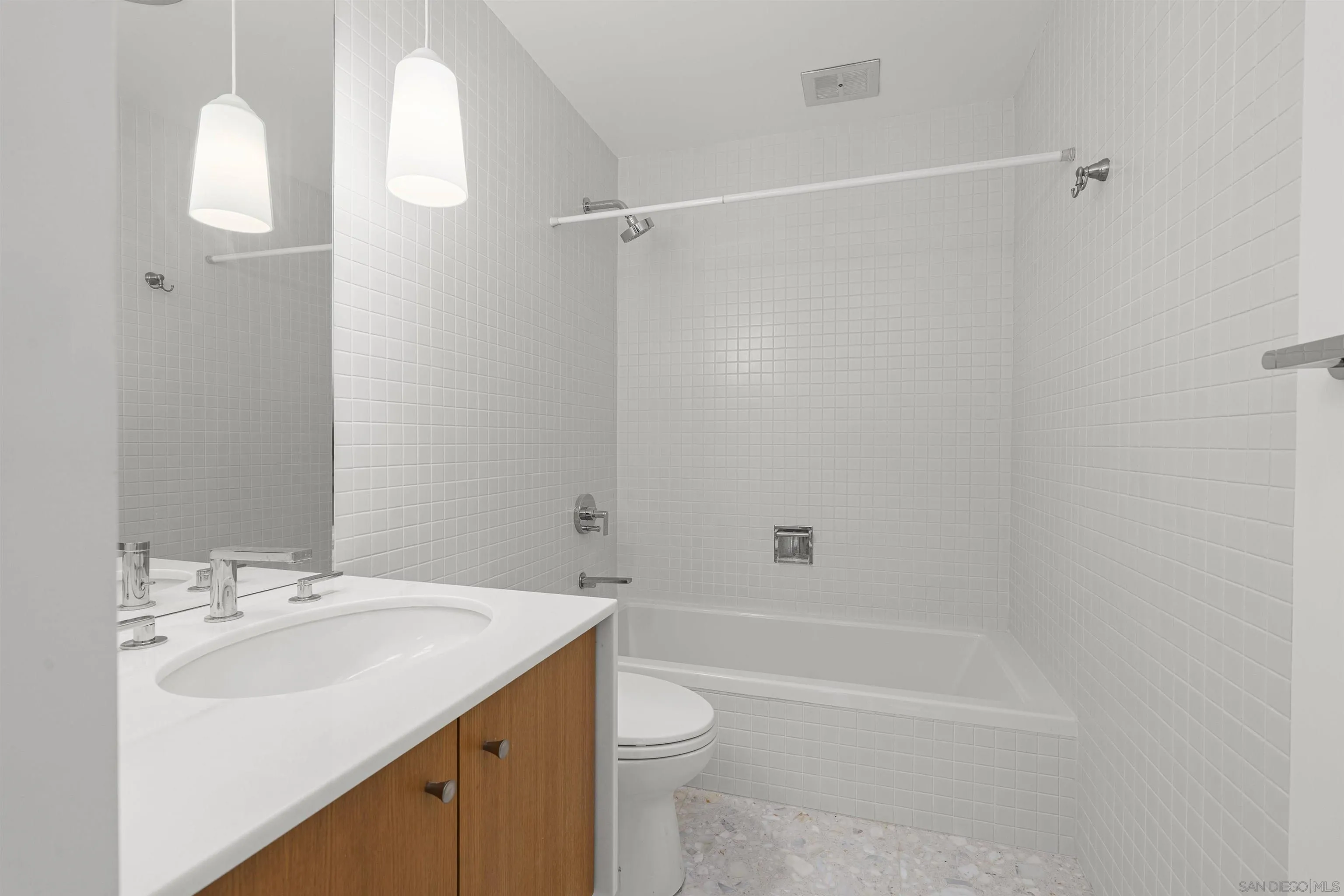 Photo #19: 260016938 Listing: Photo #19