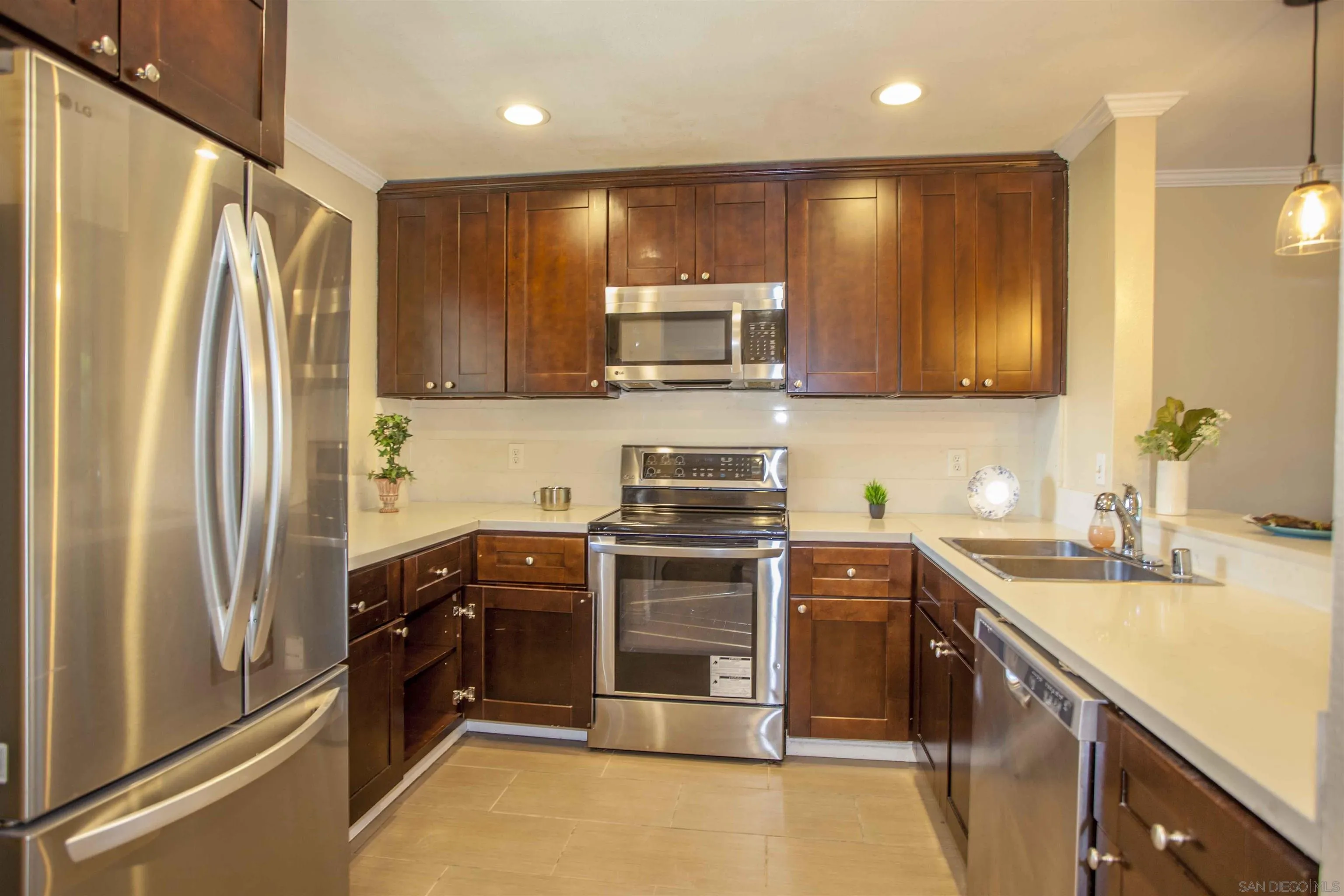 Photo #5: 260016940 Listing: Photo #5