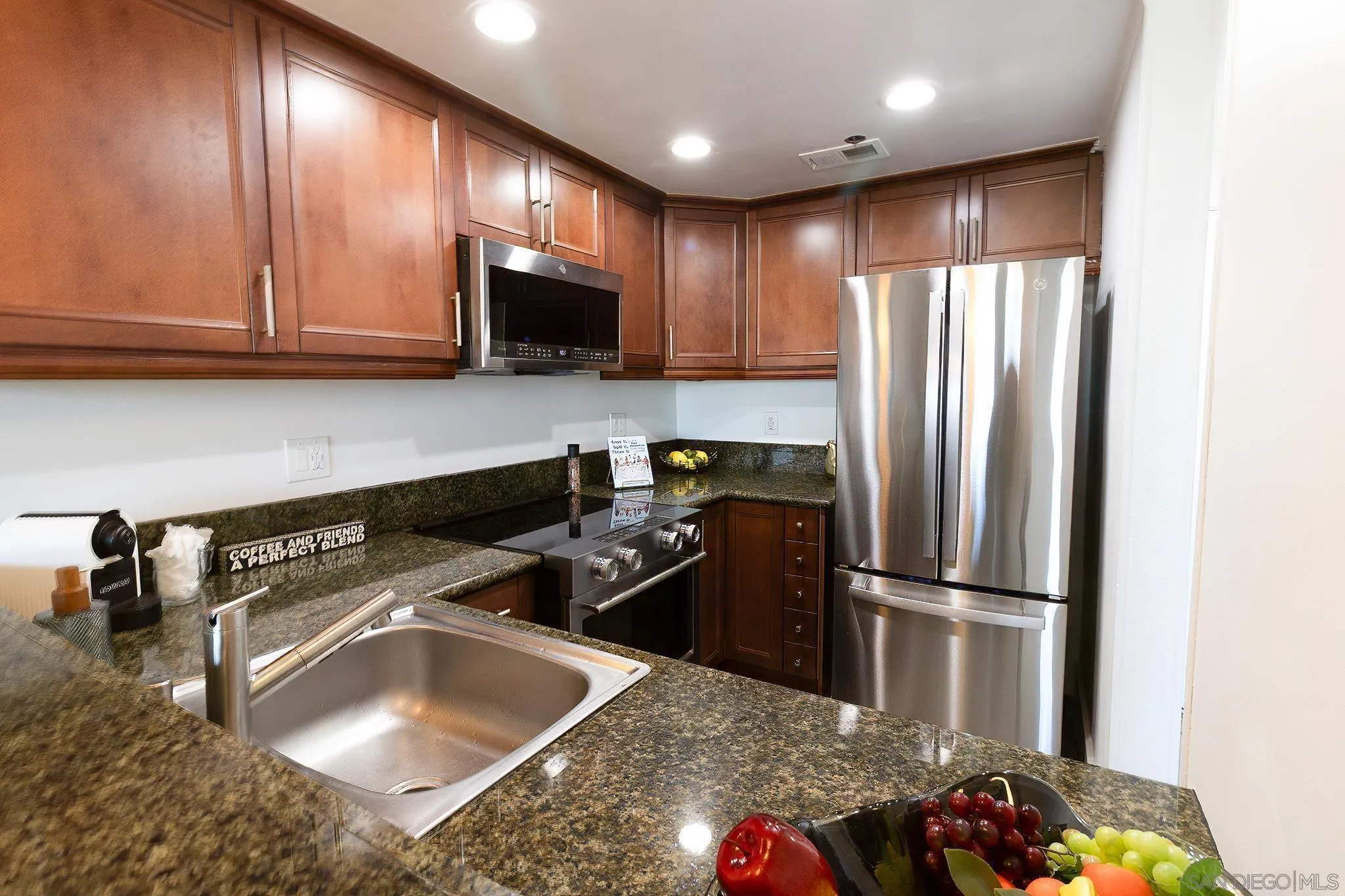 https://cdn.realtyfeed.com/cdn/127/260016943/c5dbdf99b2827a243d39108f60e18c1d.webp