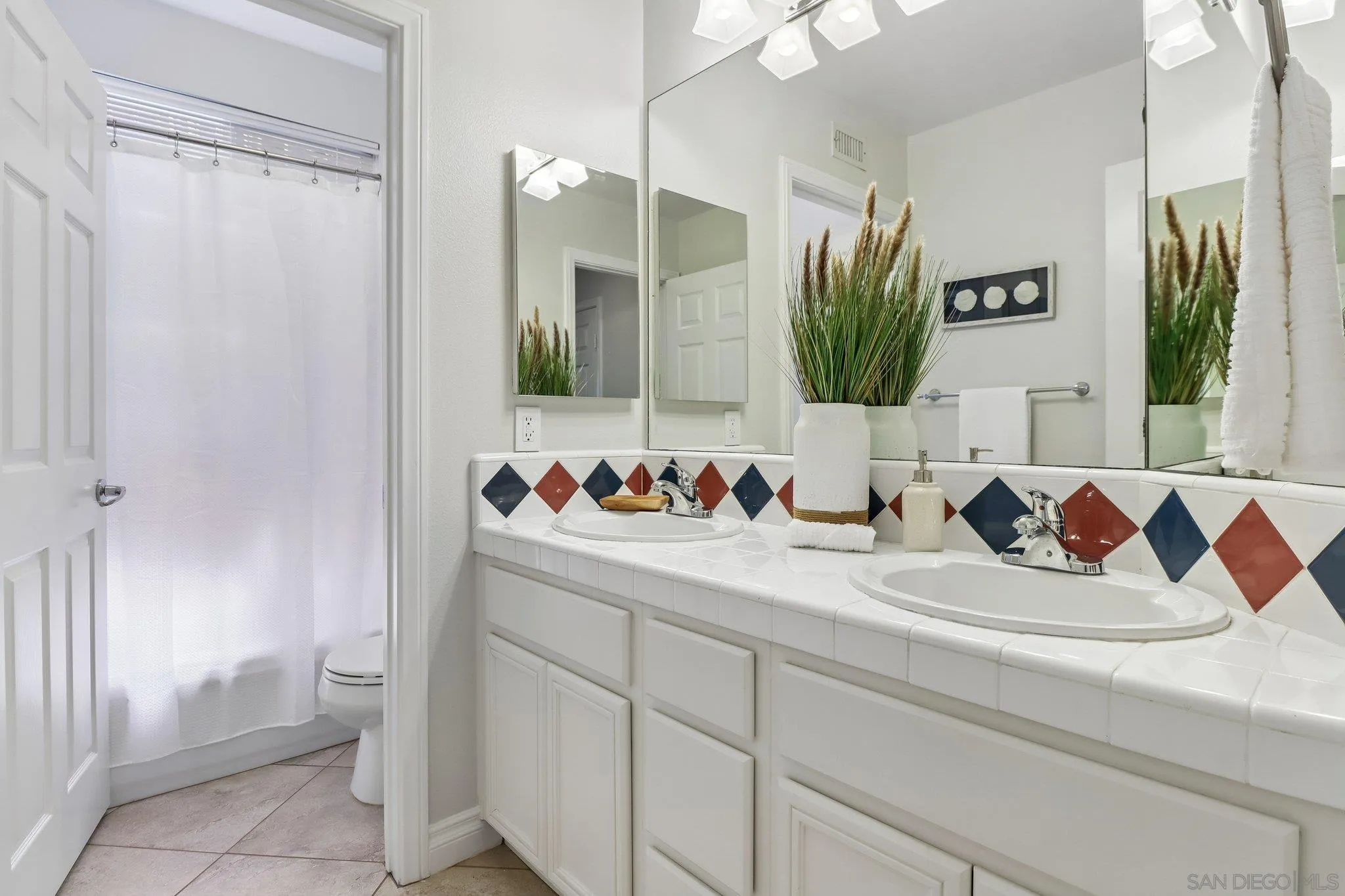 https://cdn.realtyfeed.com/cdn/127/260016944/92844cbbb13dc420eee91935fb72f0e2.webp
