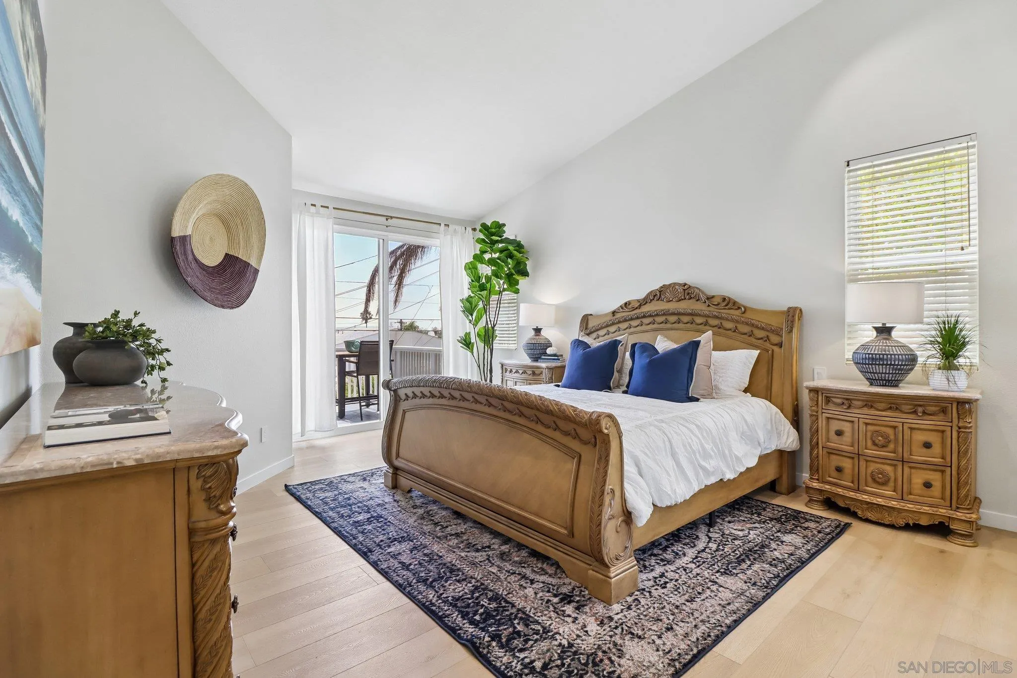 https://cdn.realtyfeed.com/cdn/127/260016944/b50153820211d389cf3236e5db4917a2.webp