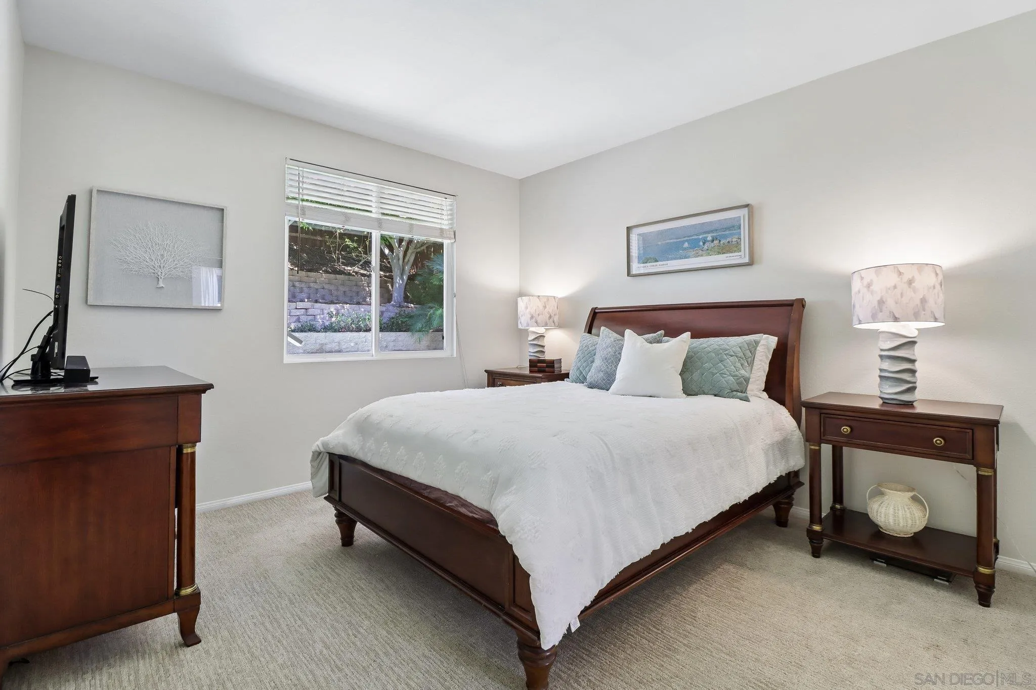 https://cdn.realtyfeed.com/cdn/127/260016944/b51cfbaba7ef6d99322651e41dd237a0.webp