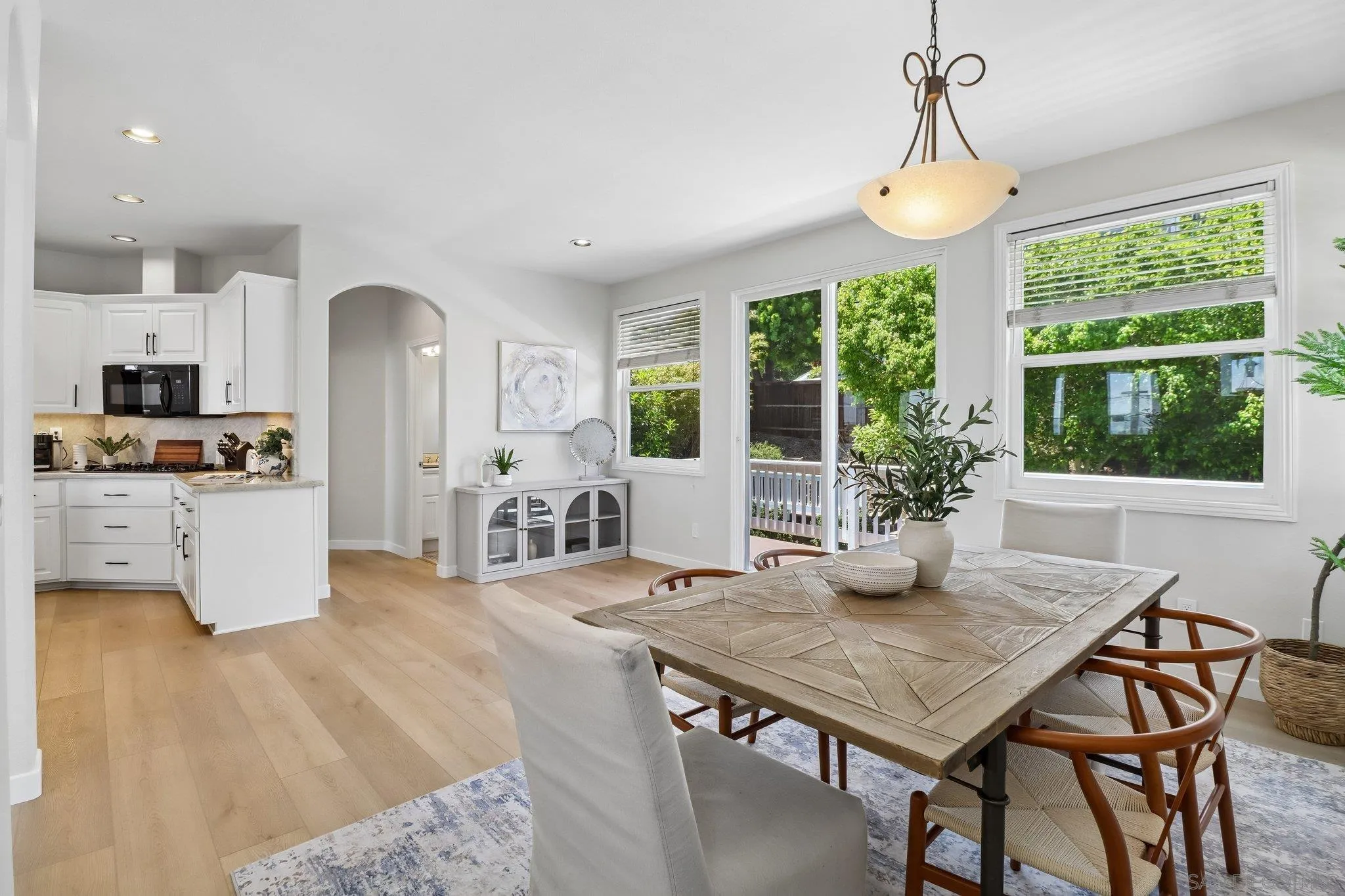 https://cdn.realtyfeed.com/cdn/127/260016944/bb0434cd87b97587dc7daa322968ba6d.webp