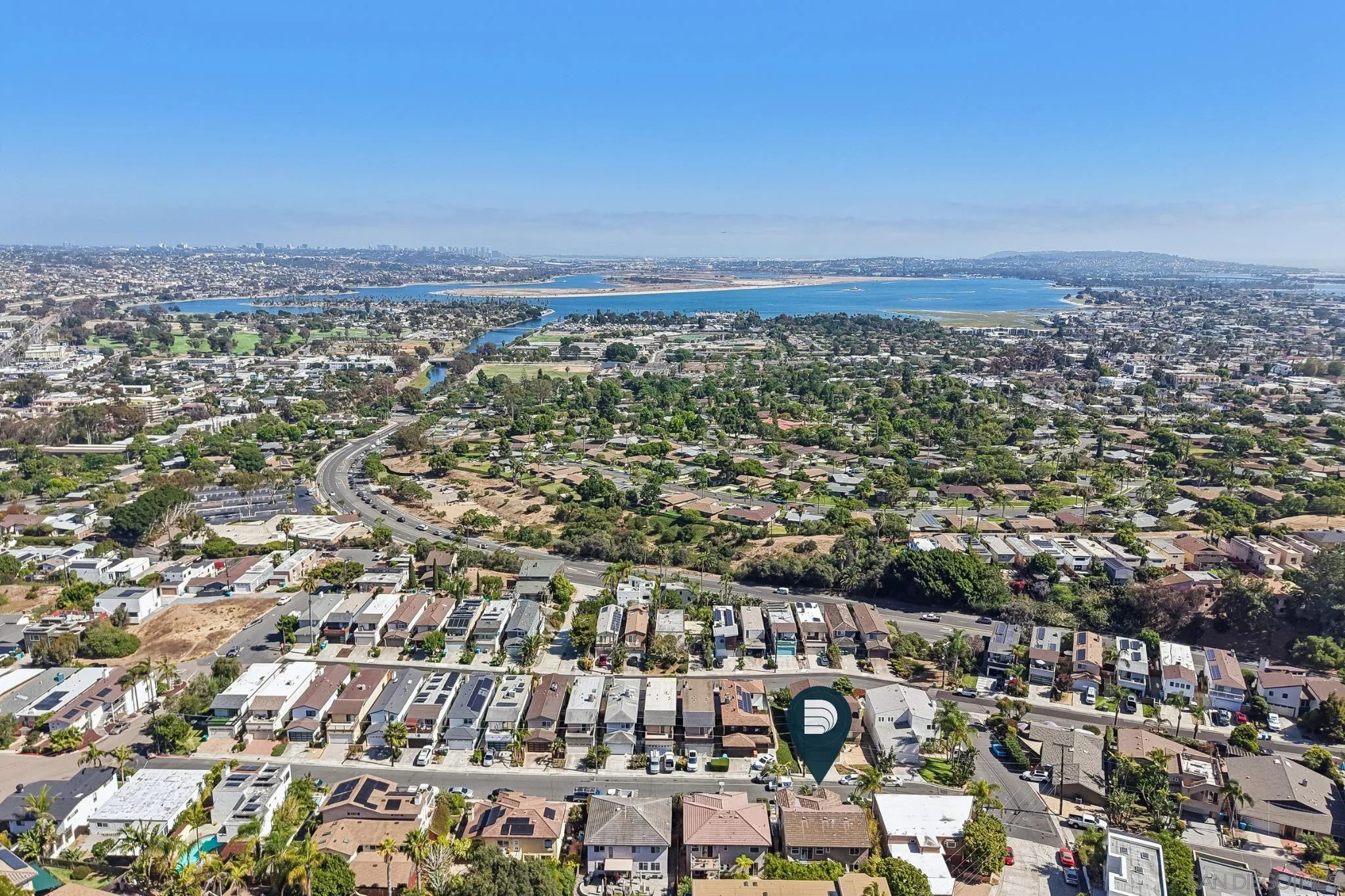 https://cdn.realtyfeed.com/cdn/127/260016944/f00aa5ffaaba3ca1b94204410b6a868a.webp