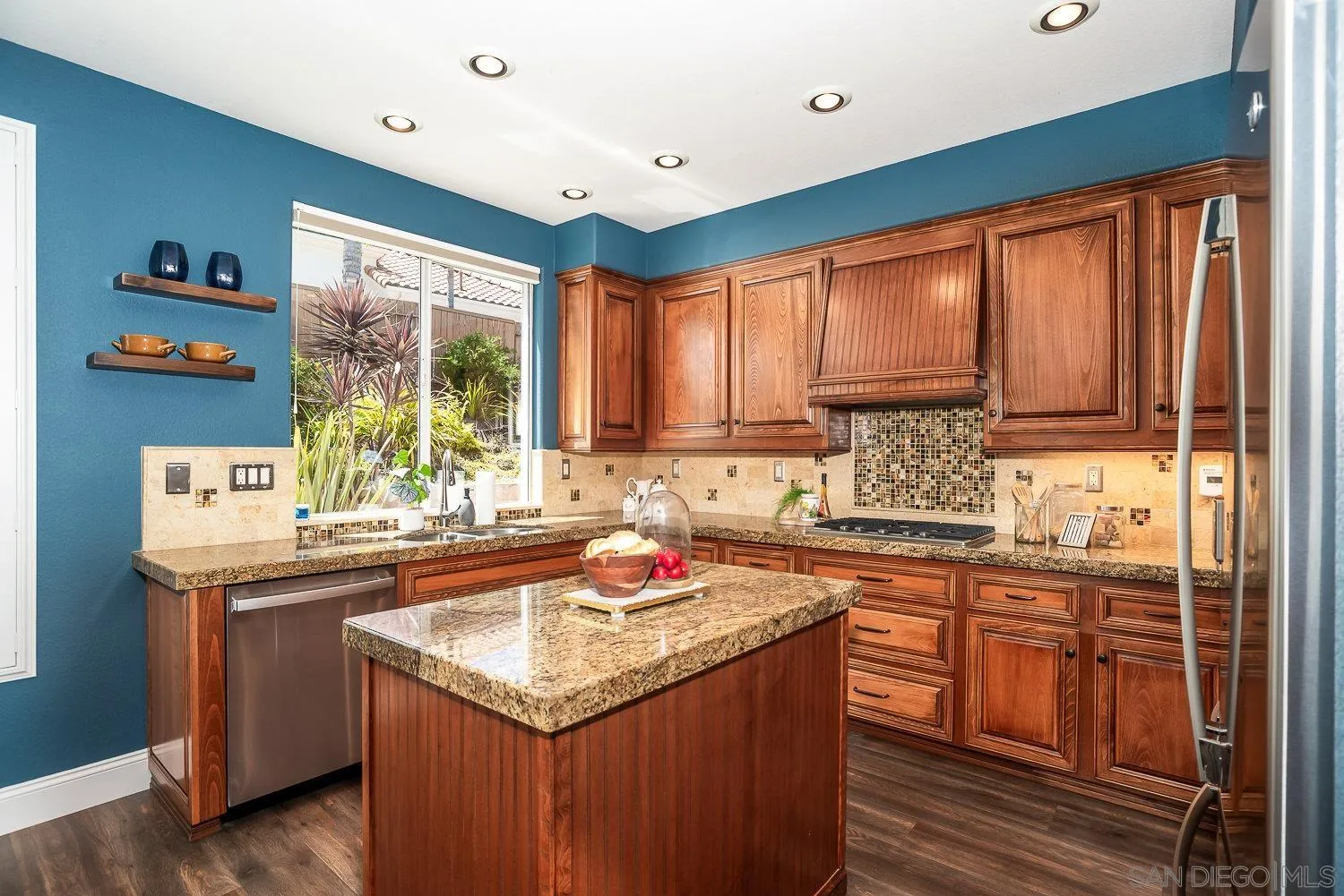 https://cdn.realtyfeed.com/cdn/127/260016948/82ebec7ab5fa50b16ce4ea88f78a1f4e.webp