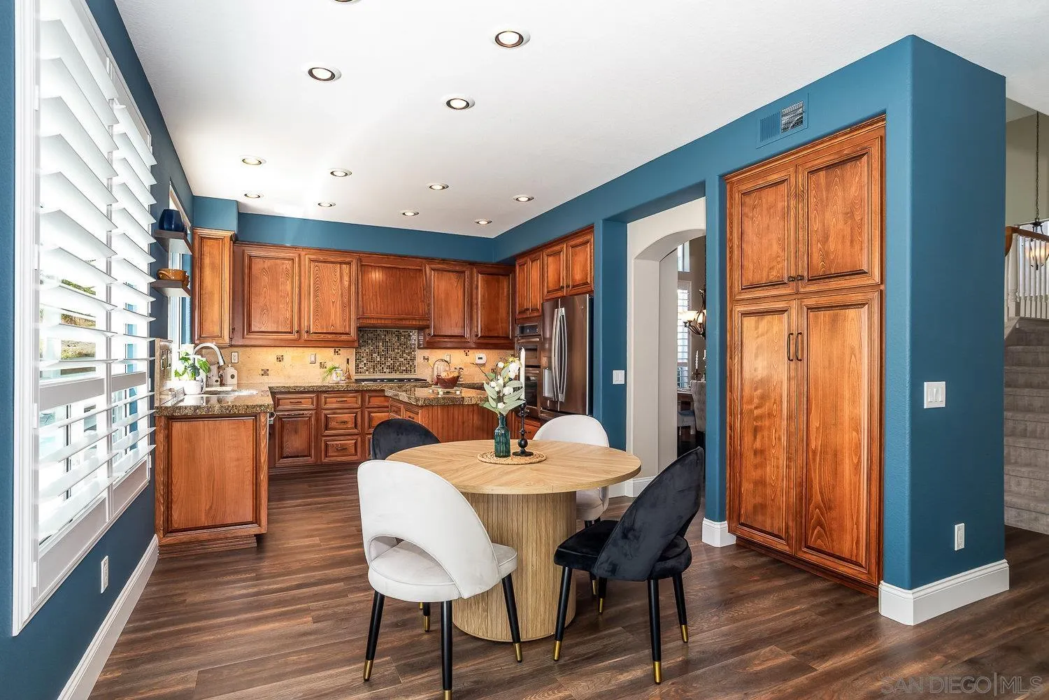 https://cdn.realtyfeed.com/cdn/127/260016948/92f590c2125fa0e8e05e6999dd0e2b1e.webp