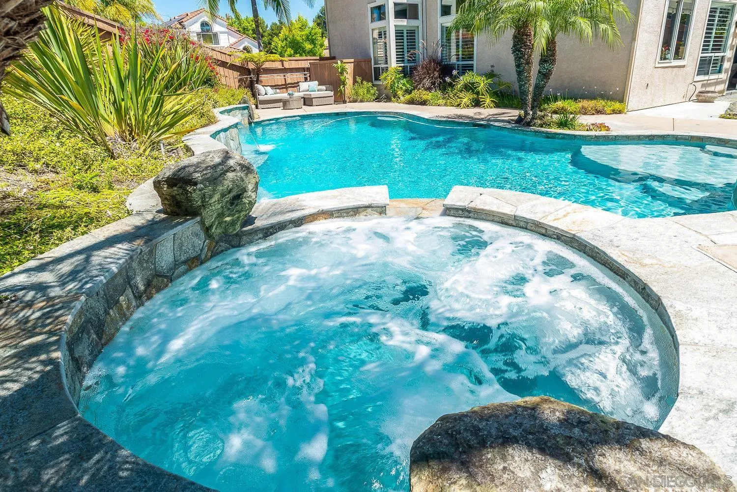 https://cdn.realtyfeed.com/cdn/127/260016948/a5c157beac373426ac8ab4d74305fb12.webp