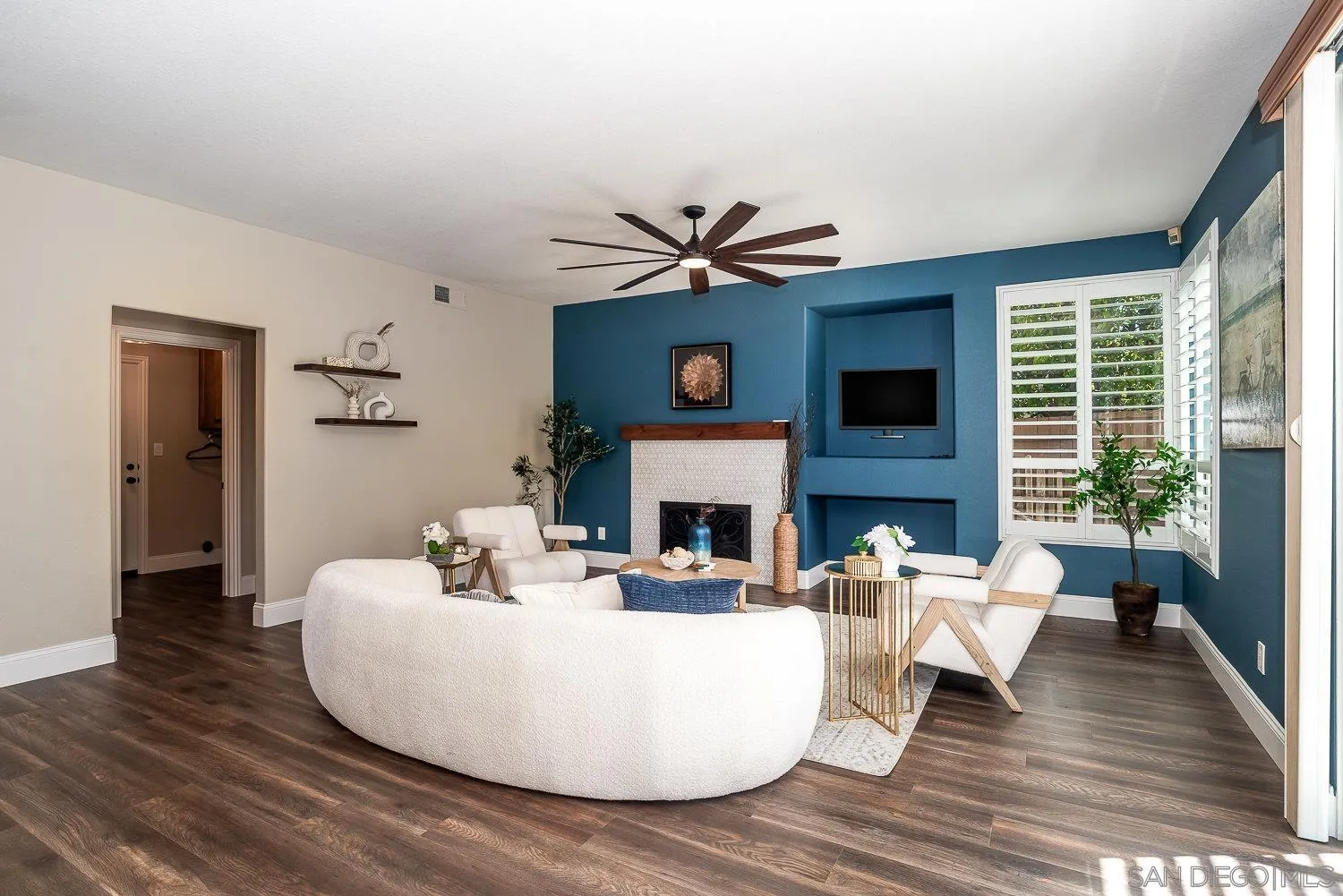 https://cdn.realtyfeed.com/cdn/127/260016948/c48b9993216b8d08a7b348524a08eda1.webp