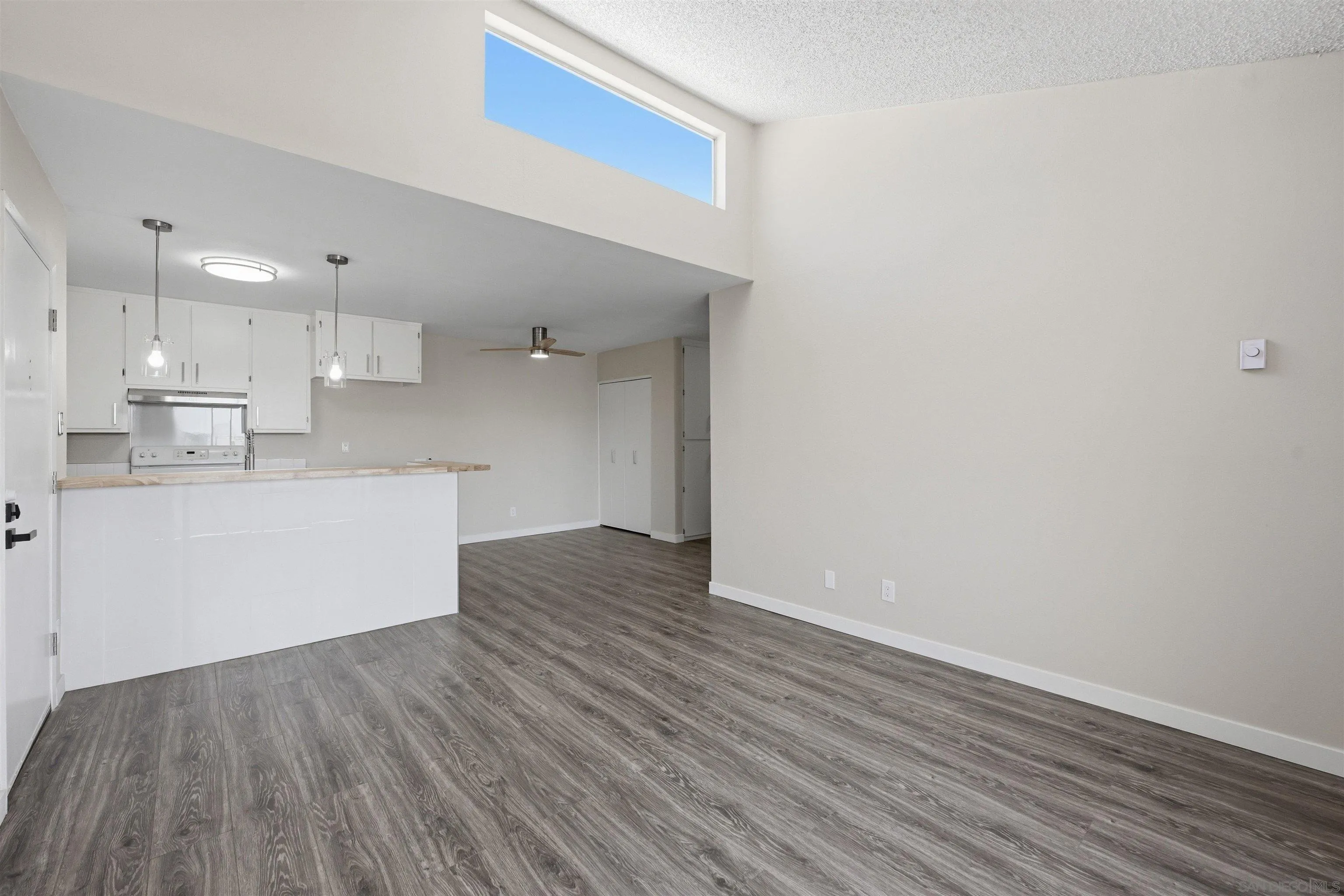 Photo #3: 260016949 Listing: Photo #3
