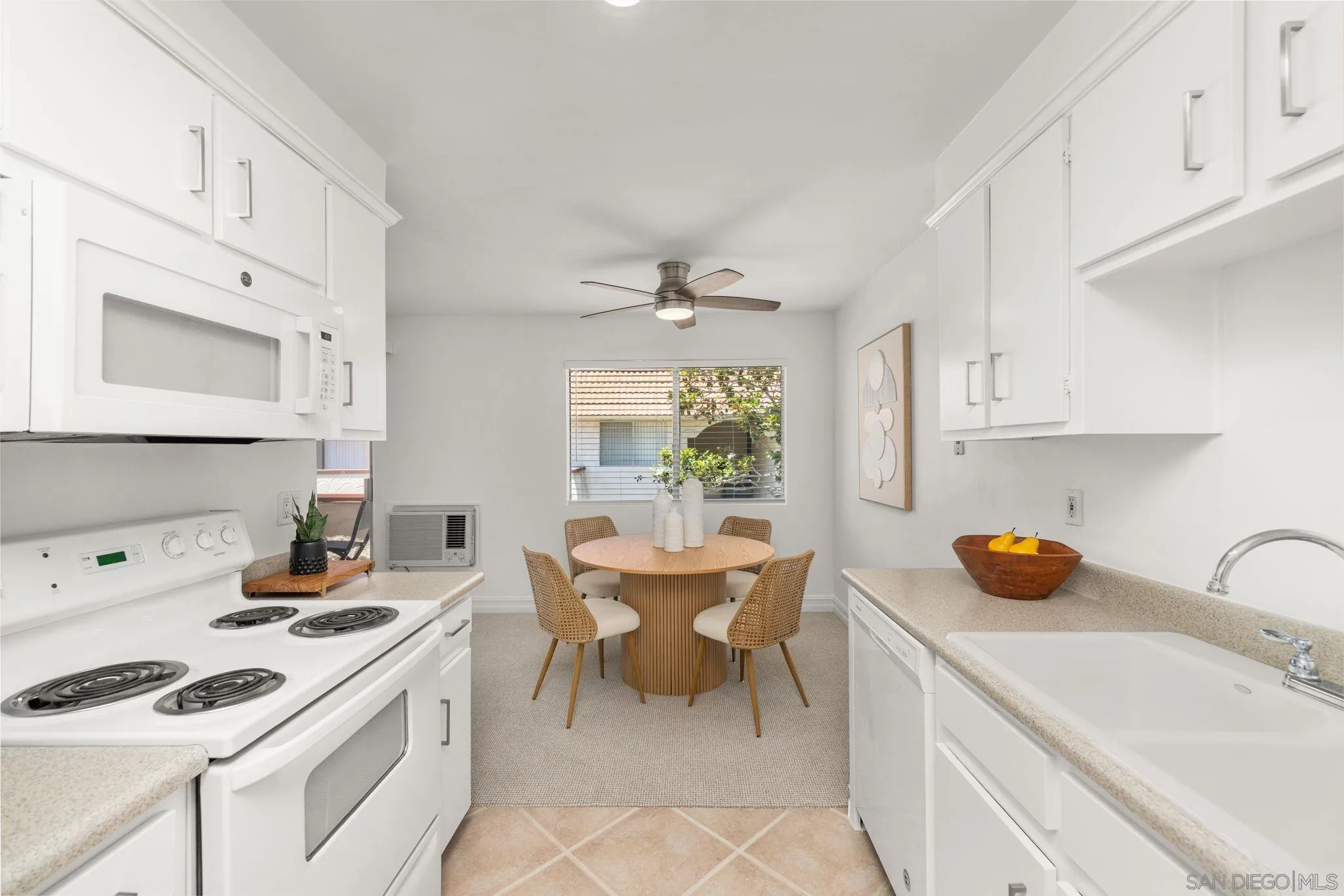 Photo #8: 260016958 Listing: Photo #8
